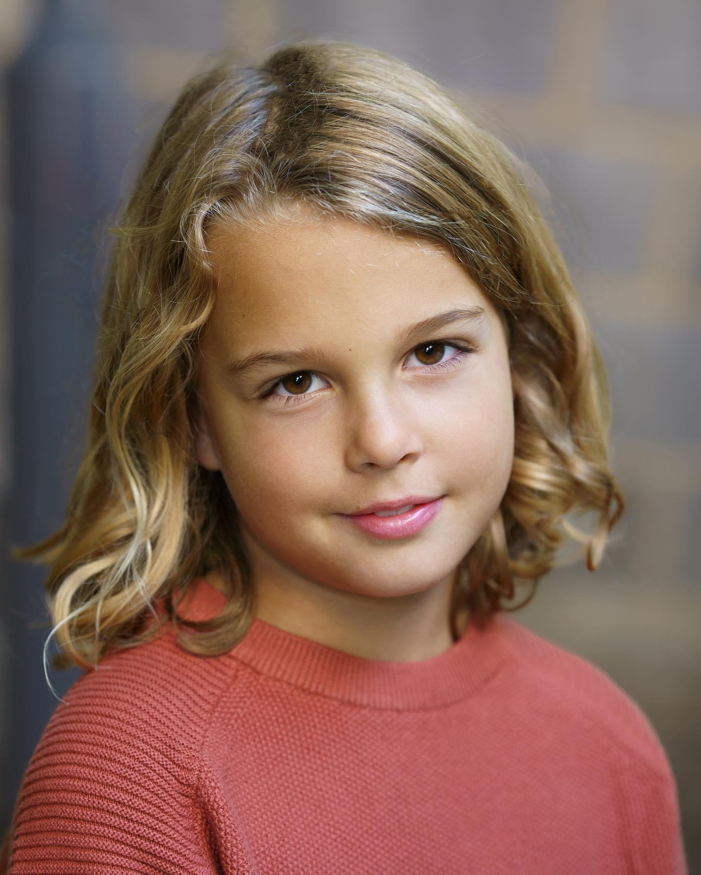 actor Evan Scott large photo