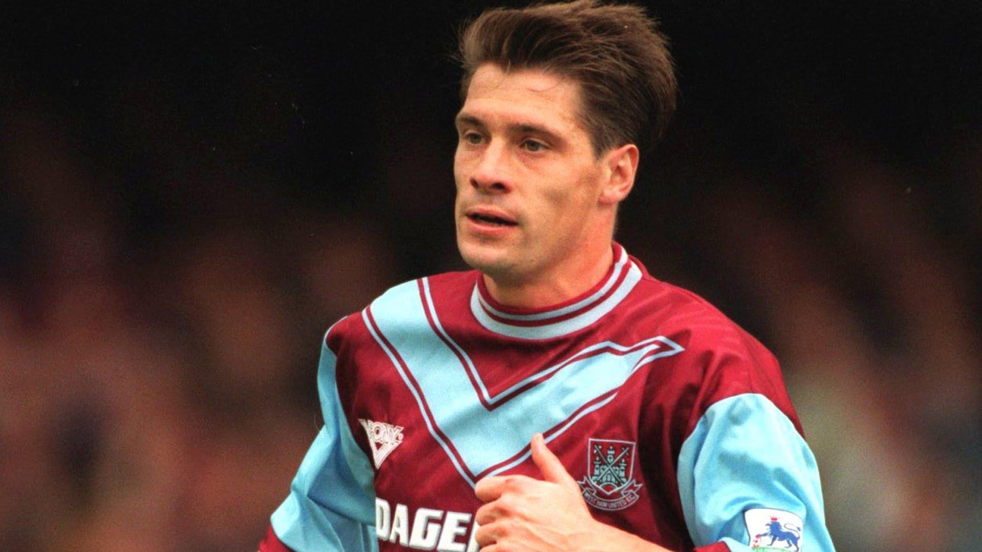 actor Tony Cottee large photo