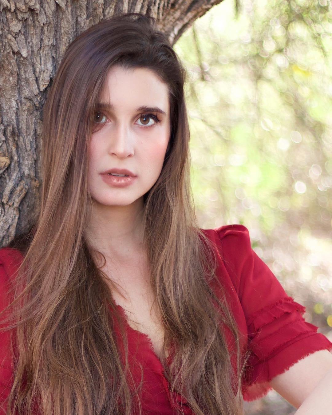 actor Carla Carolina Pimentel large photo