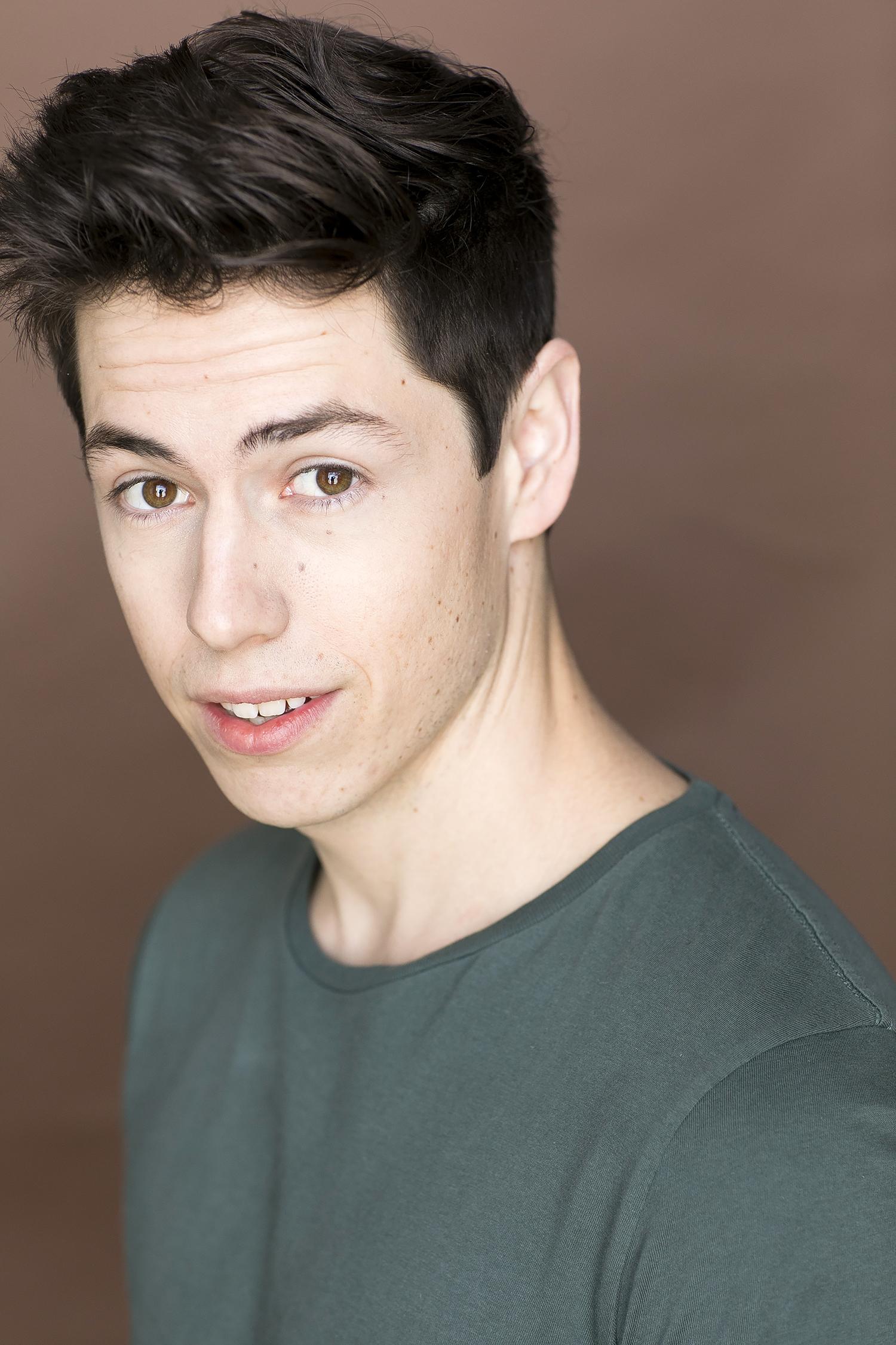 actor Tom Plumley large photo