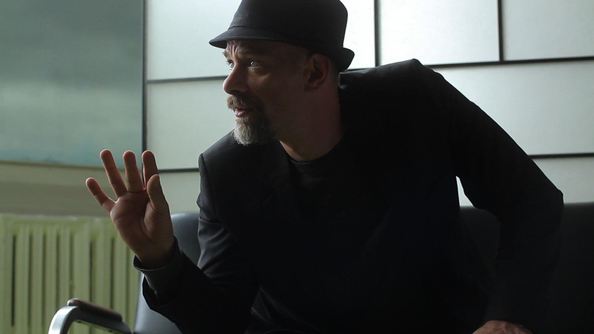 actor D.J. Mendel large photo