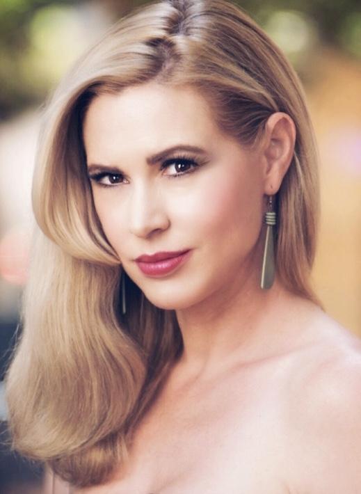 actor Katalina Parrish large photo