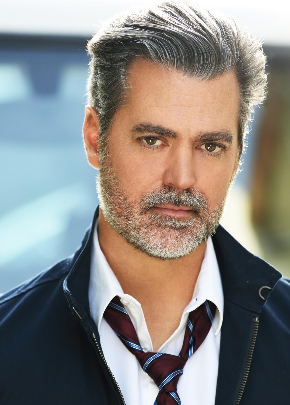 actor Walker Haynes large photo