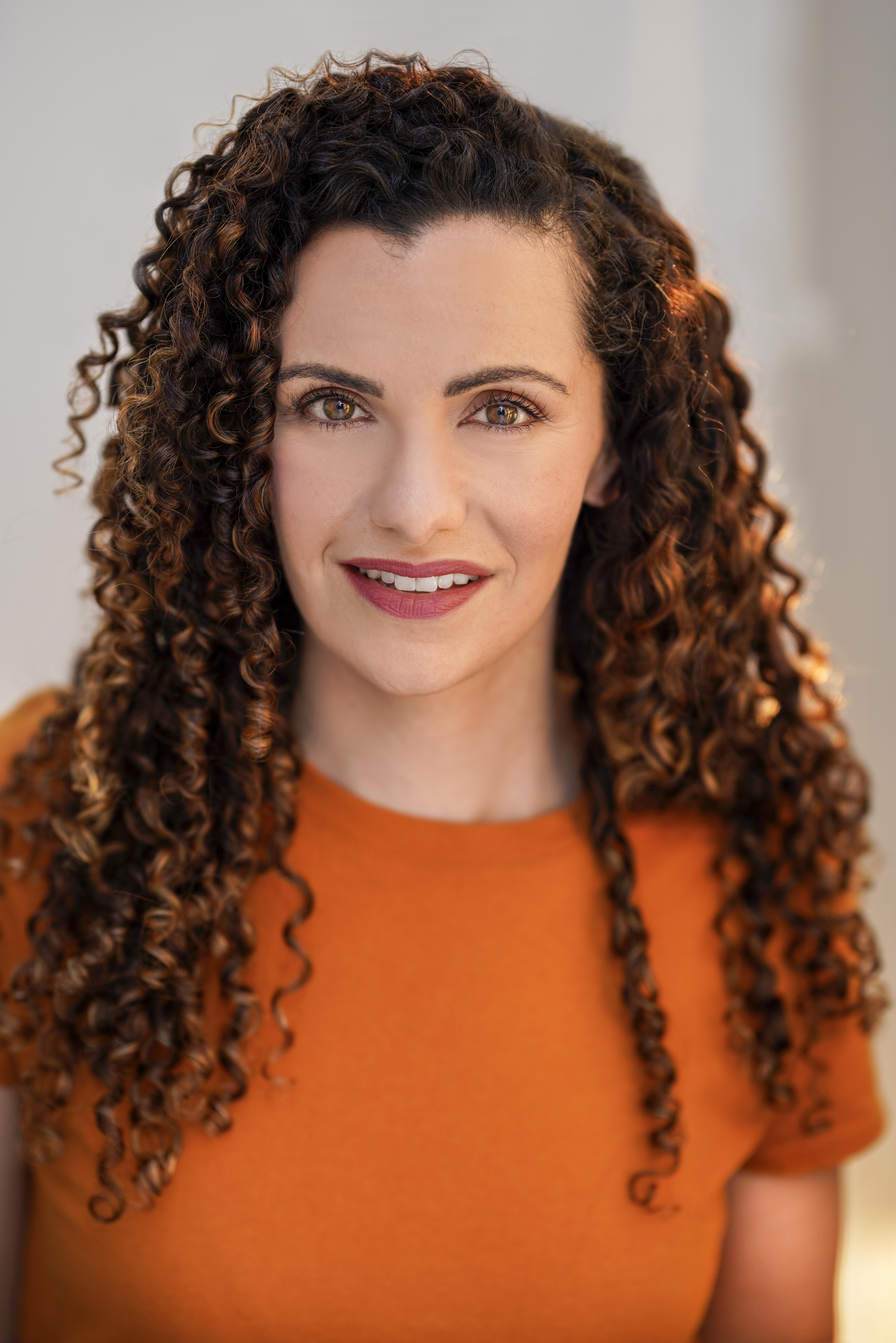 actor Emily Katter large photo