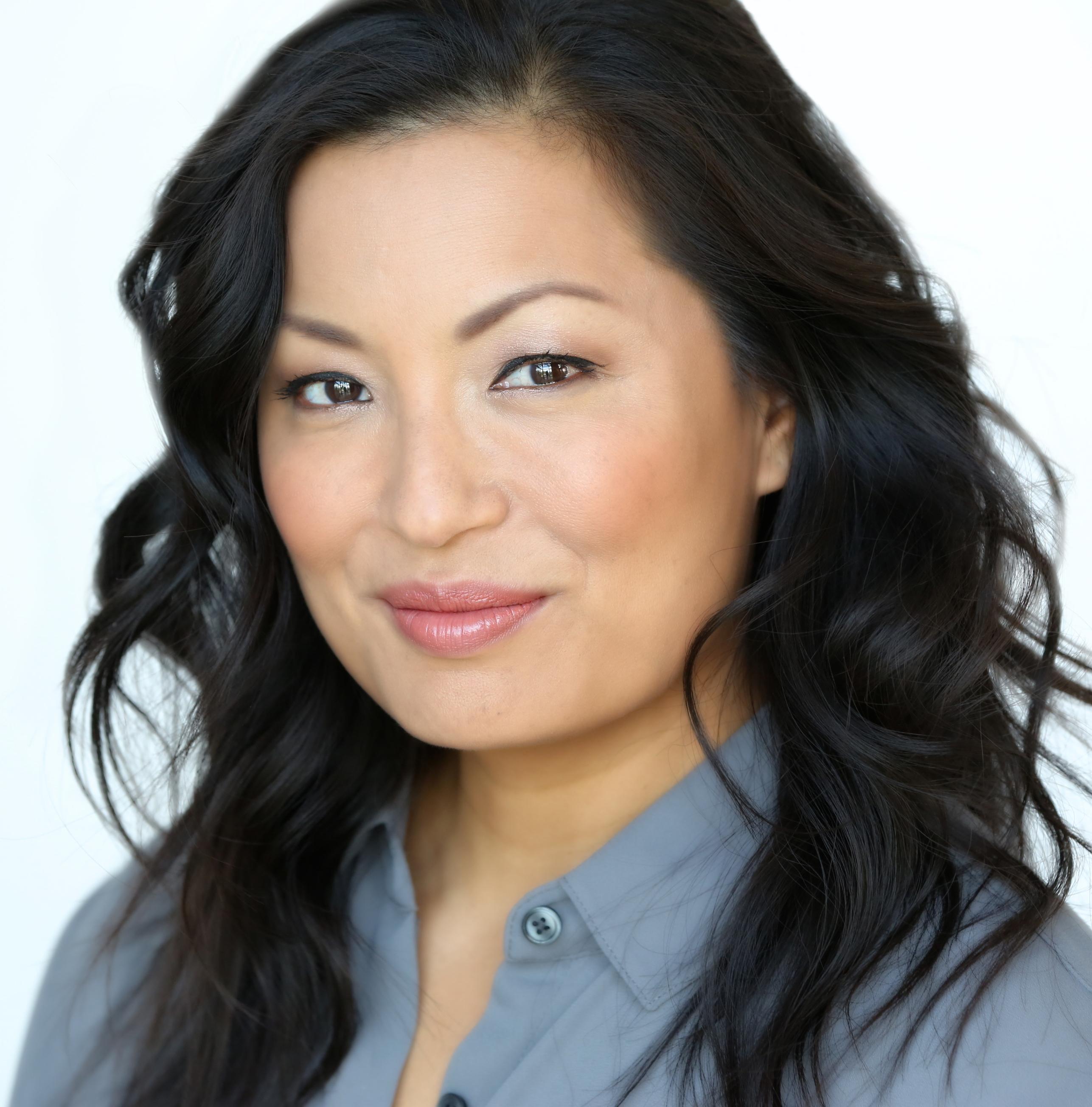 actor Ayumi Iizuka large photo