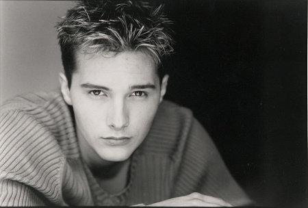 actor Derek Lee Nixon large photo