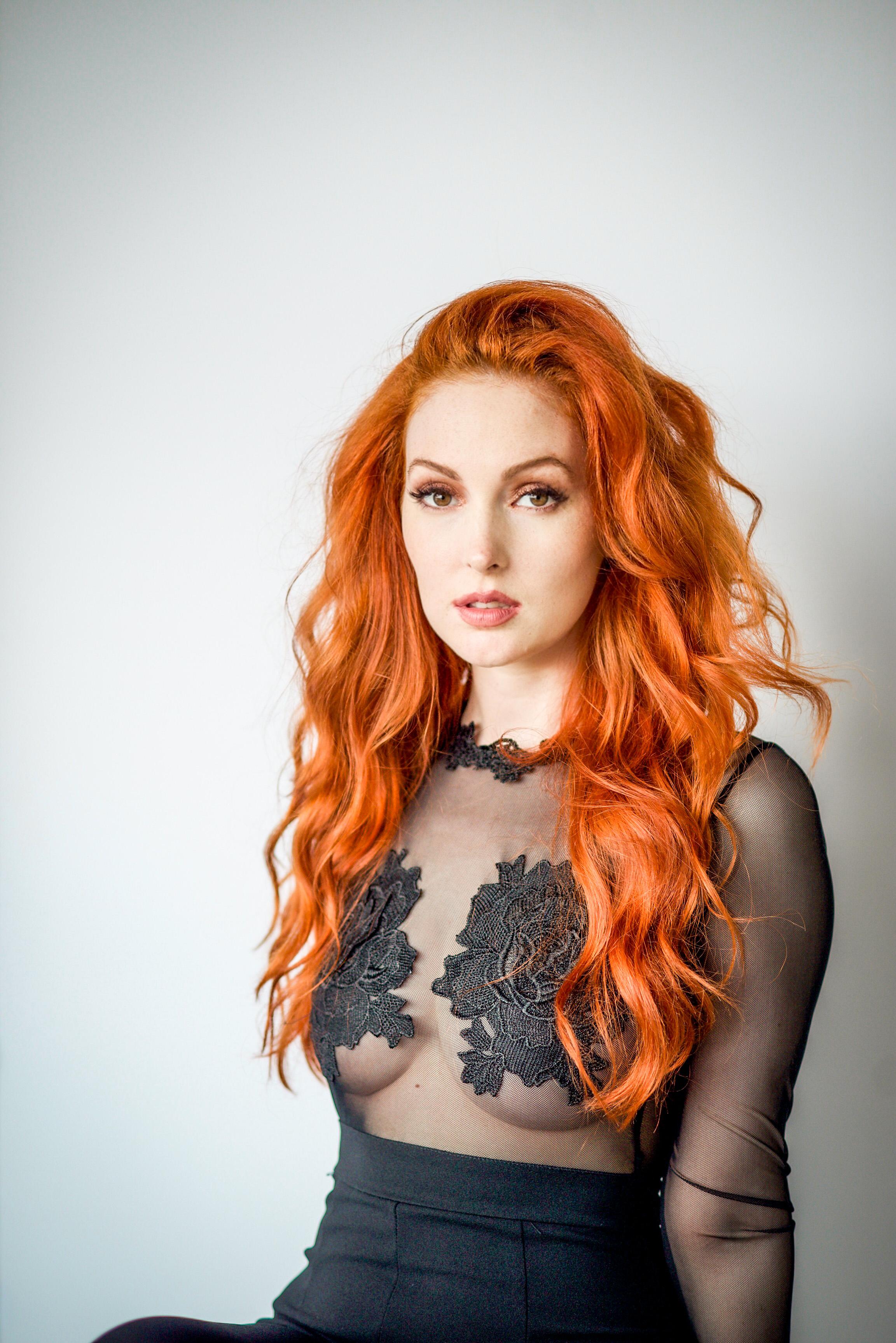 actor Nicole Simone large photo