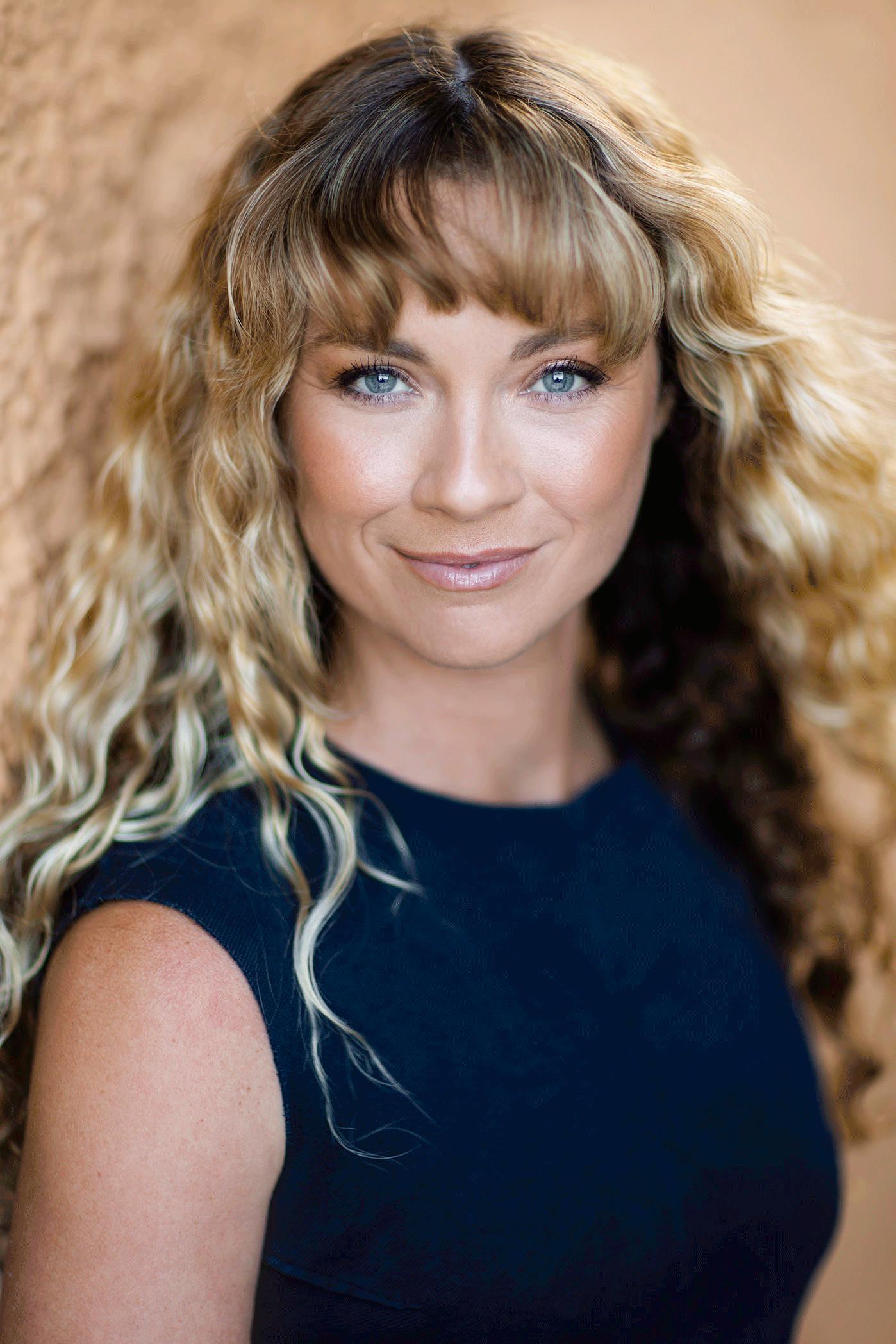 actor Kylie Loveday large photo