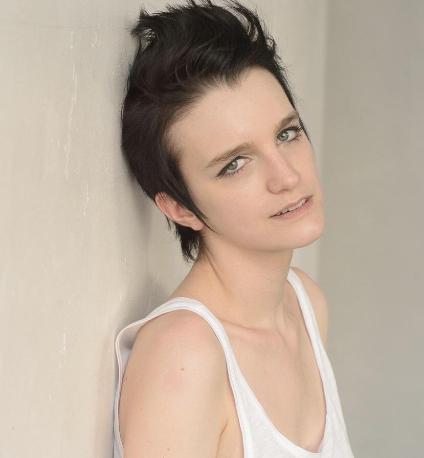 actor Arielle Hope large photo