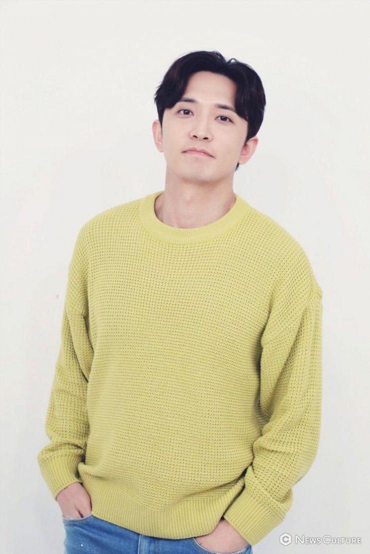 actor Yoon Na-moo large photo