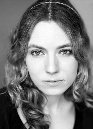 actor Sophie Flack large photo