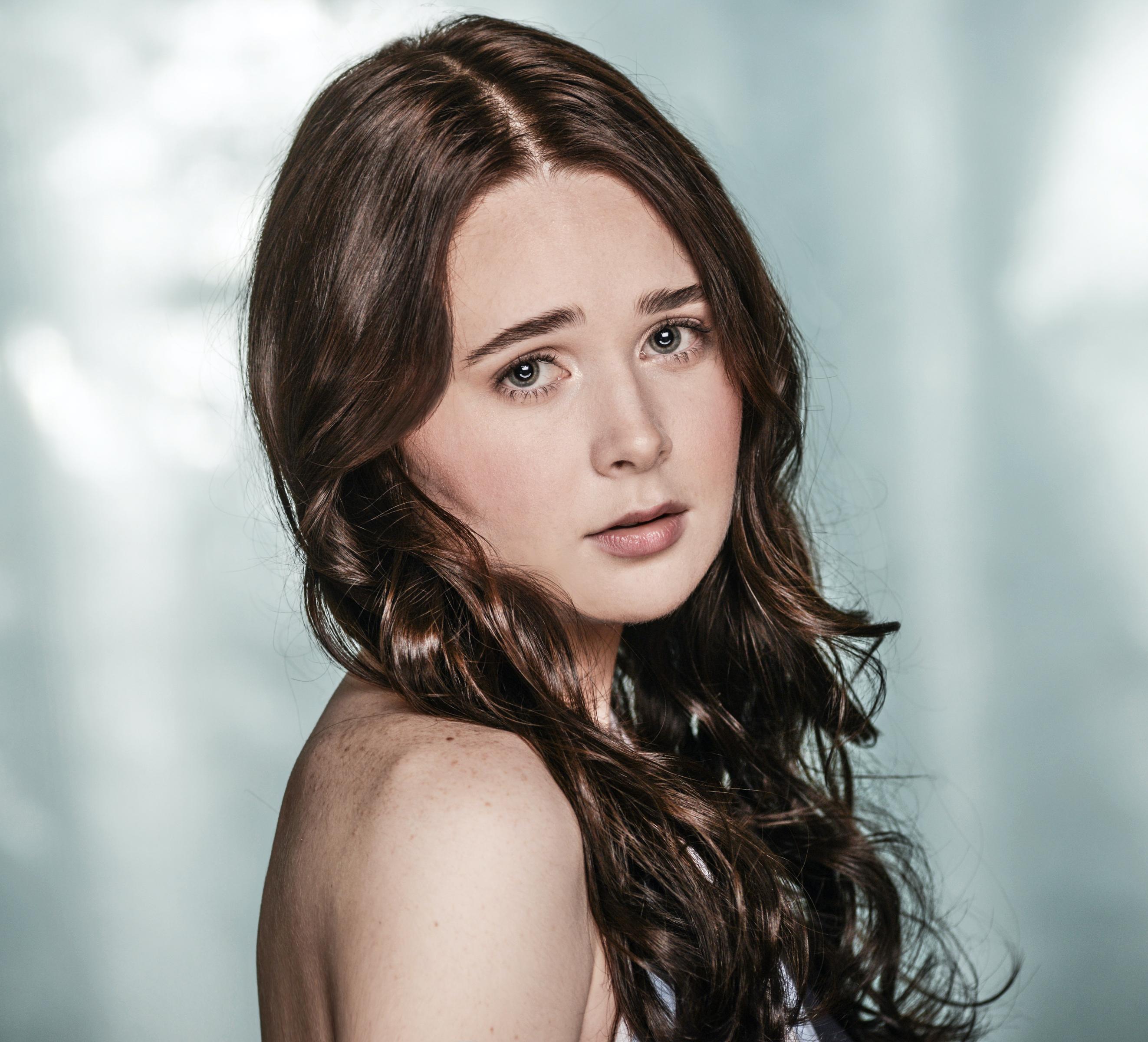 actor Siera Salmond large photo