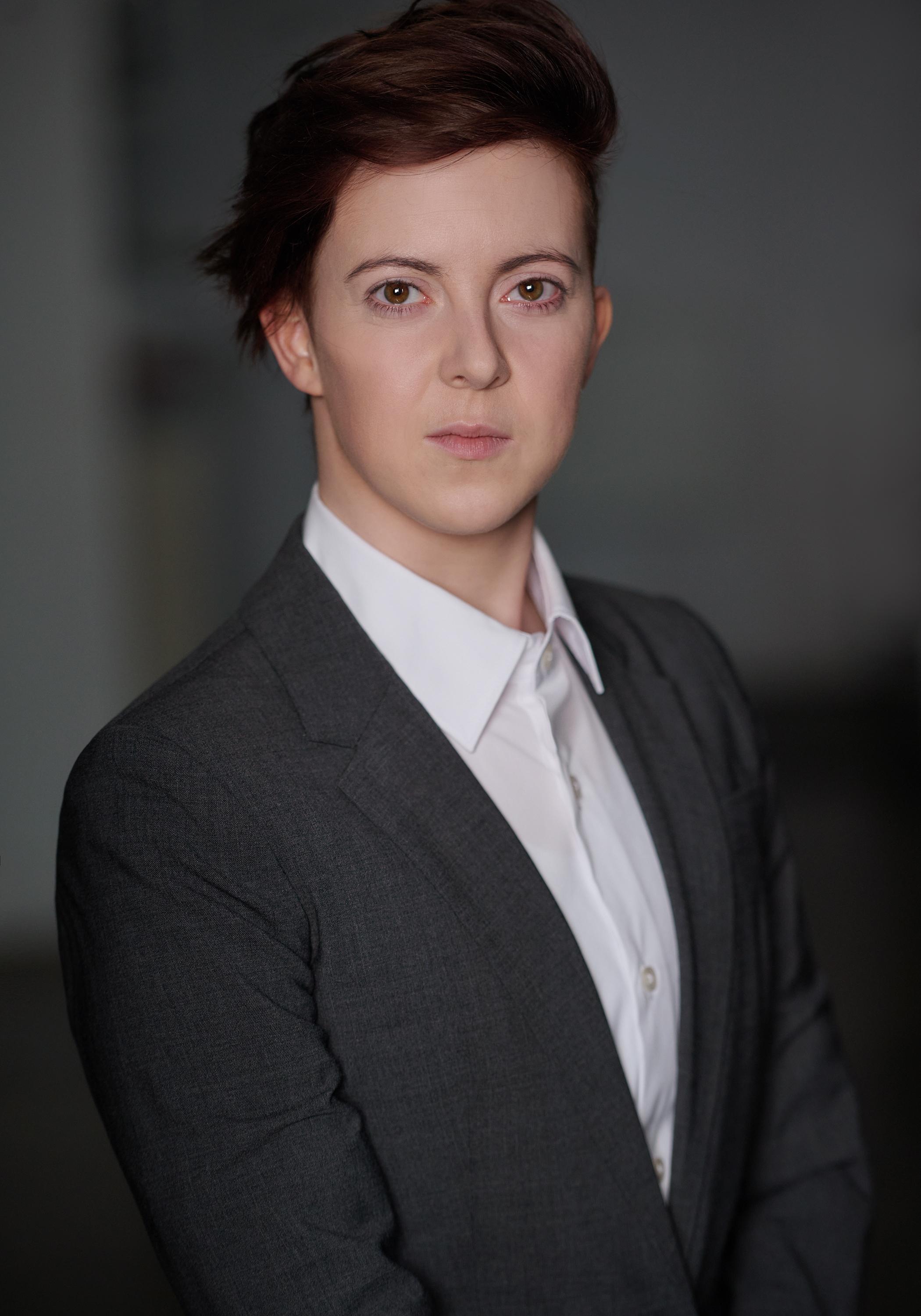 actor Em Siobhan McCourt large photo