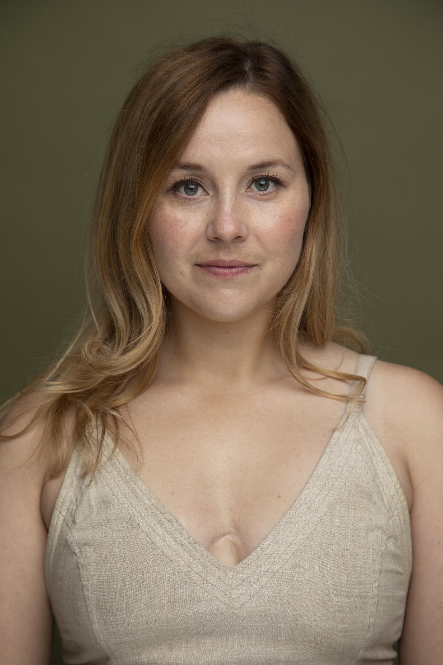 actor Lyndsay Kimball large photo