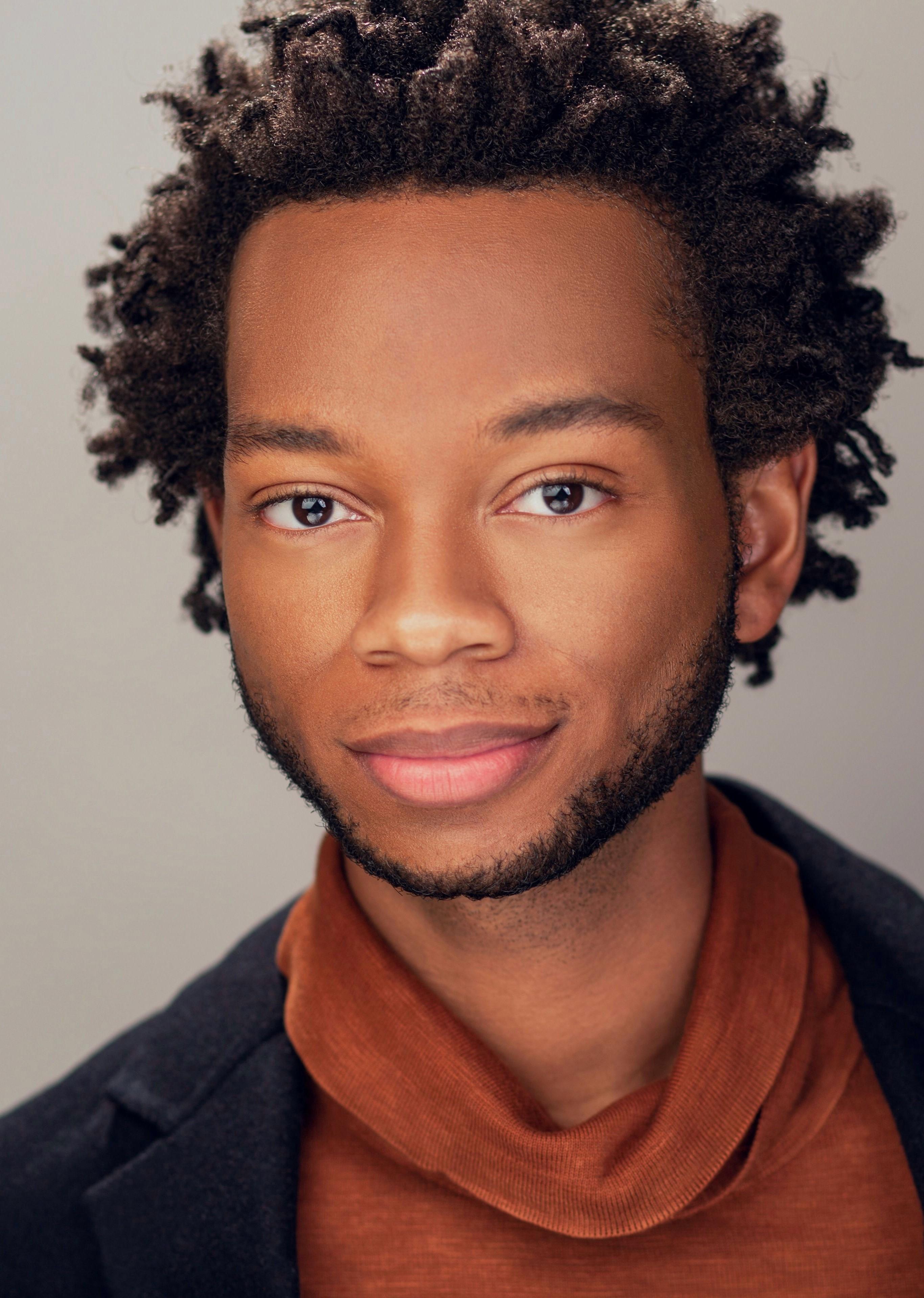 actor Xavier Michael large photo