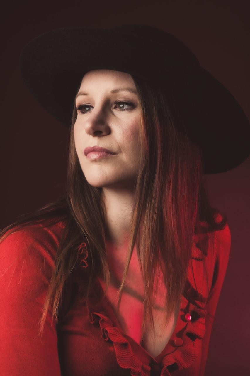 actor Suzanne Kendall large photo