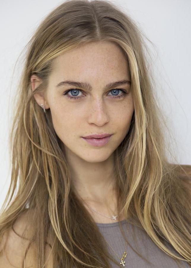 actor Katharina Damm large photo