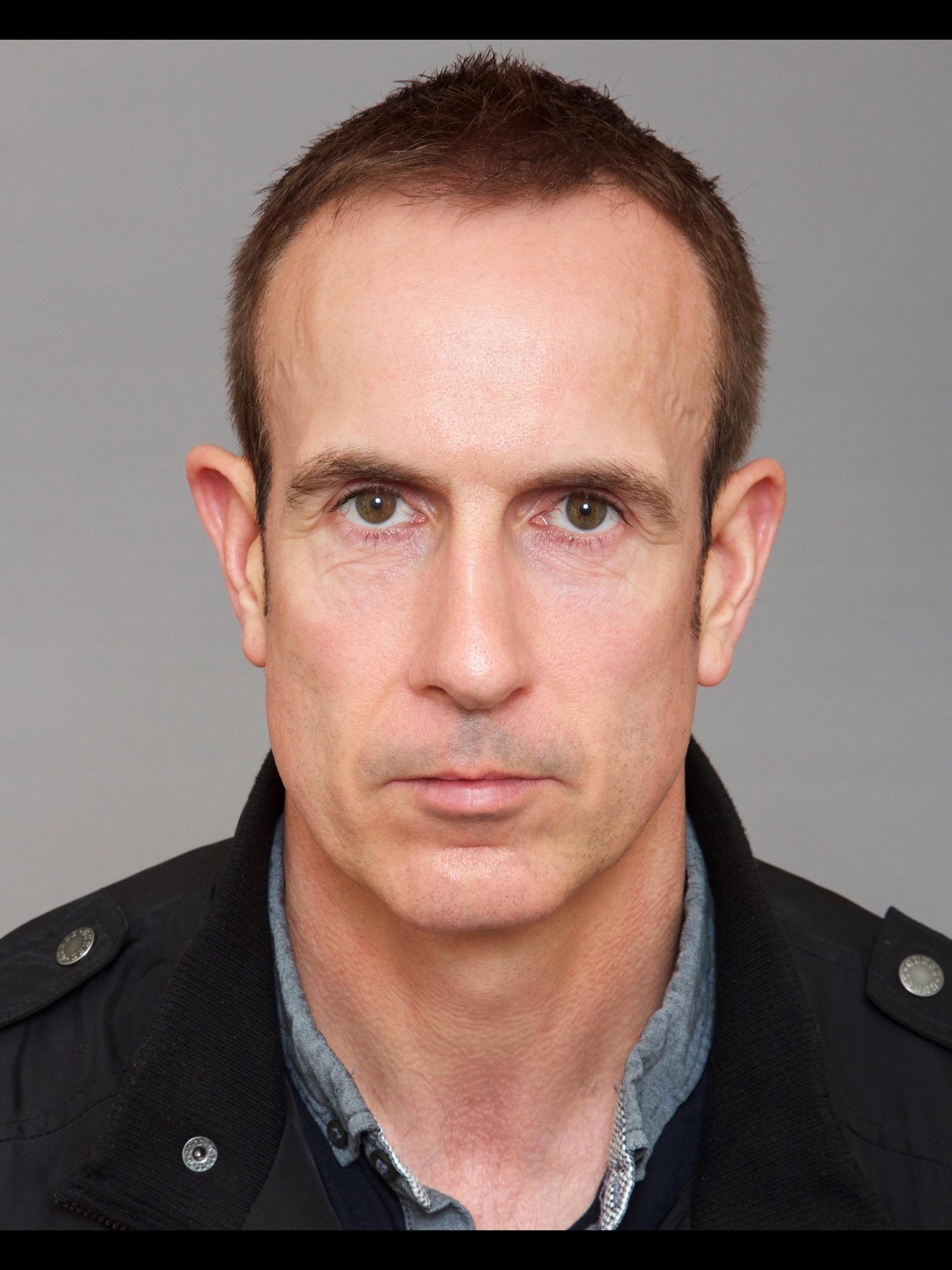 actor Paul Howell large photo