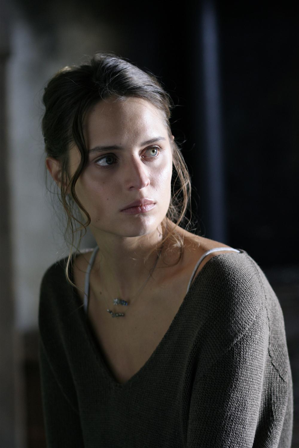 actor Sabrina Seyvecou large photo