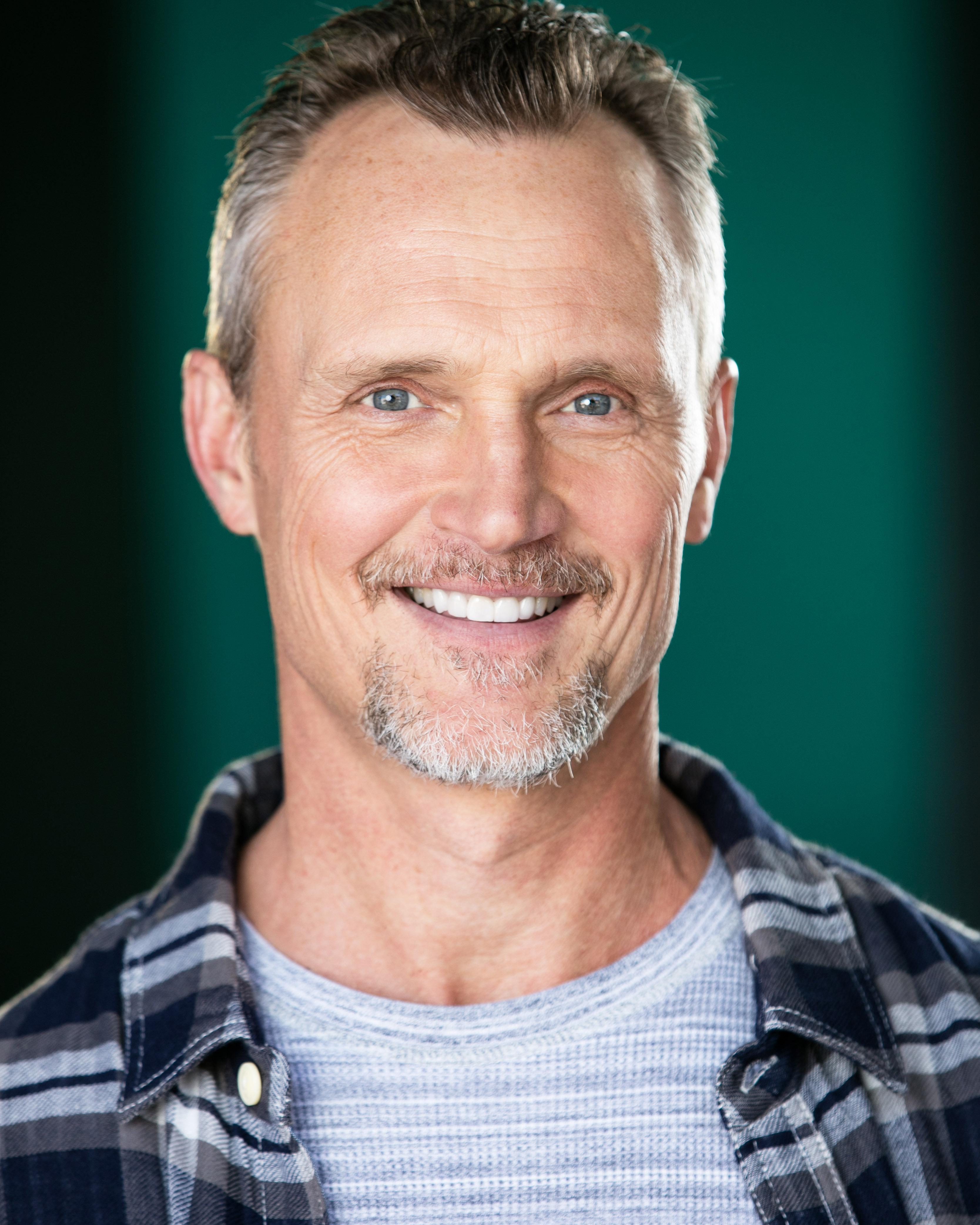 actor Wiley M. Pickett large photo