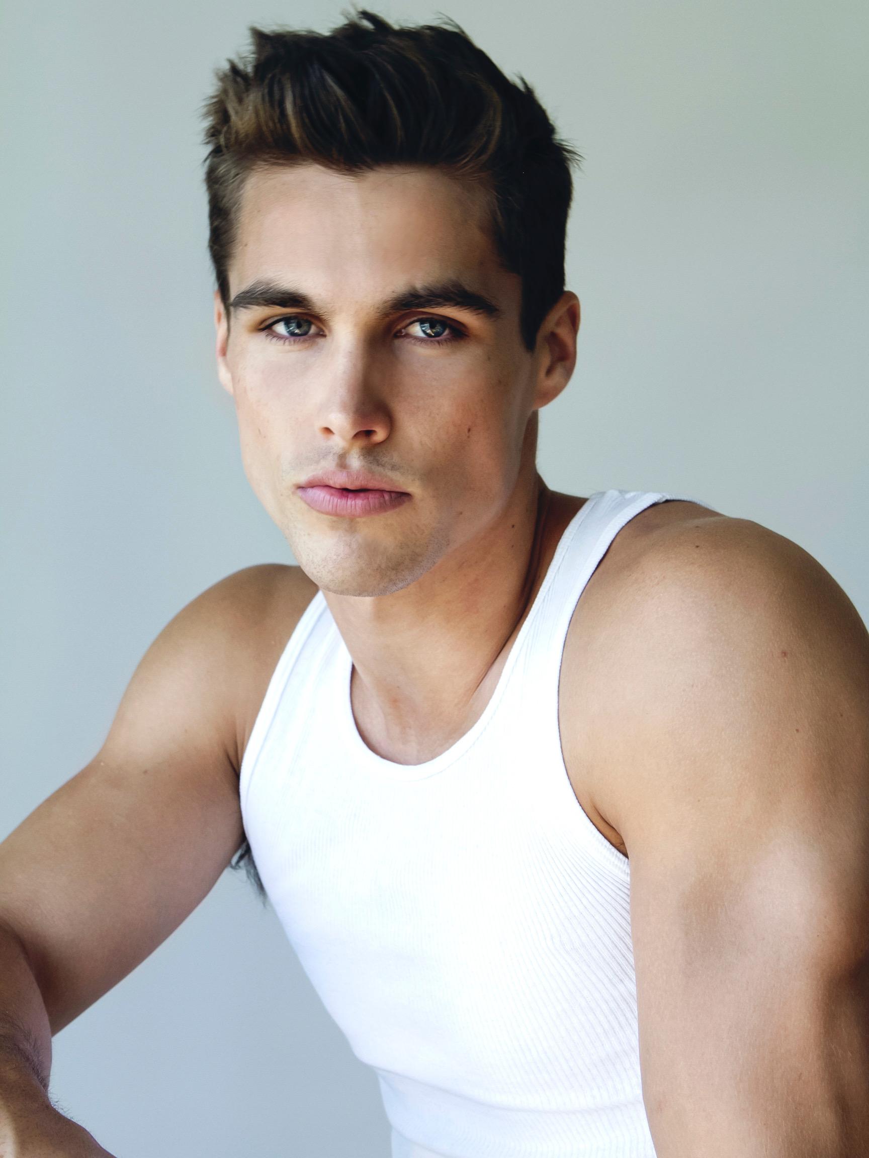 actor Jon Herrmann large photo