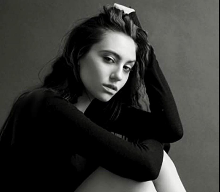 actor Romy Byrne large photo