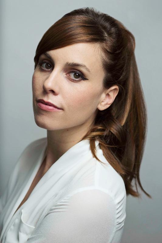 actor Lauren Reeder large photo