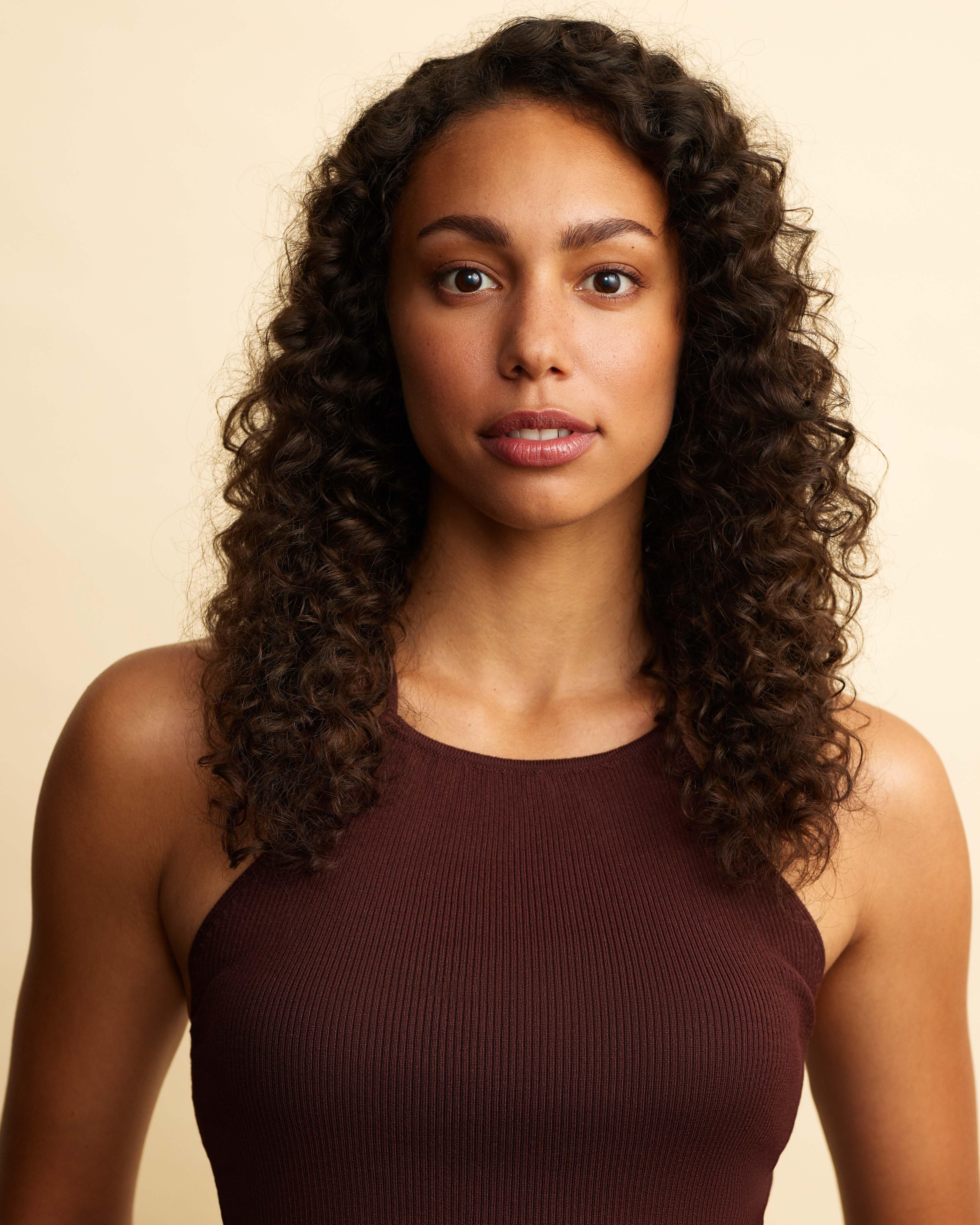 actor Emma Ferreira large photo