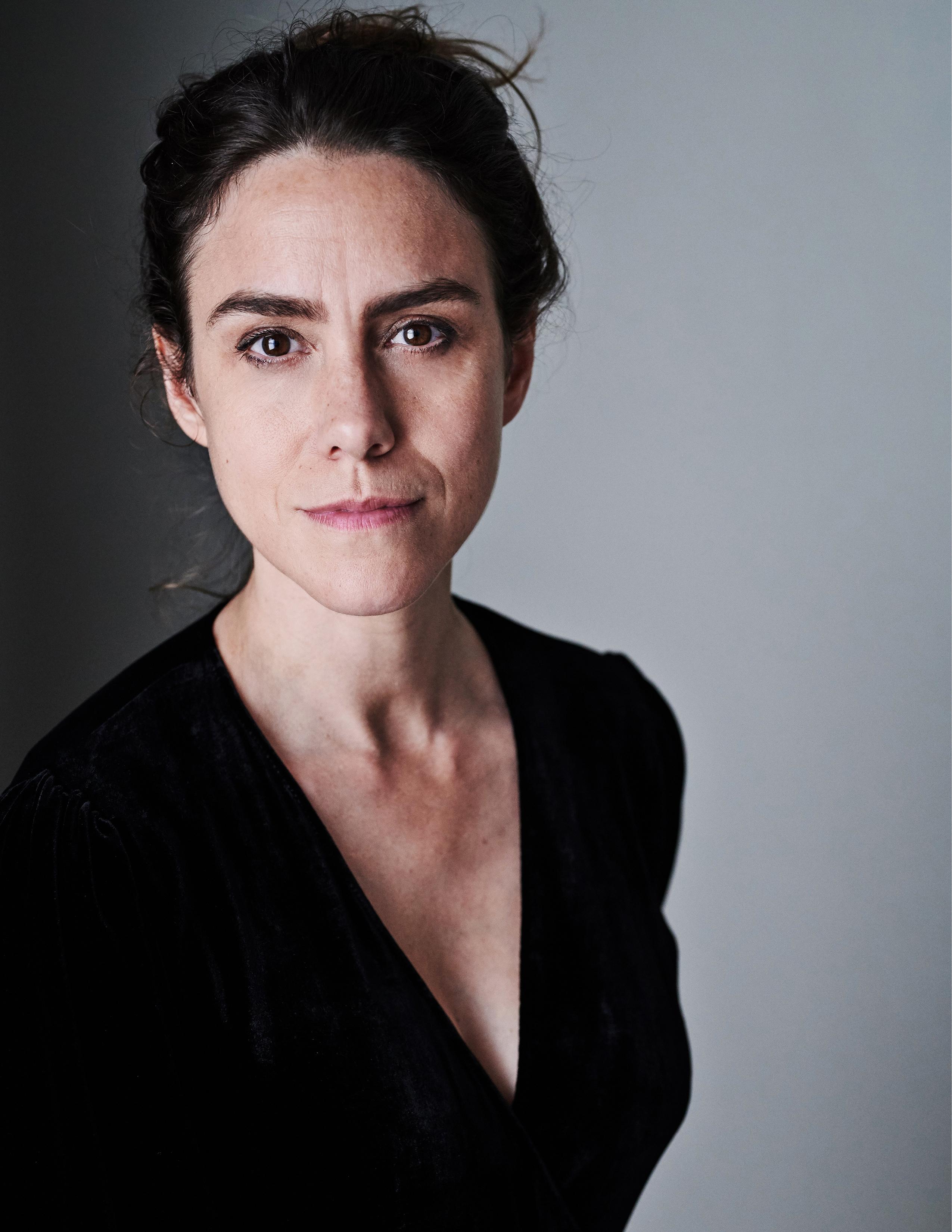 actor Emily Bruni large photo