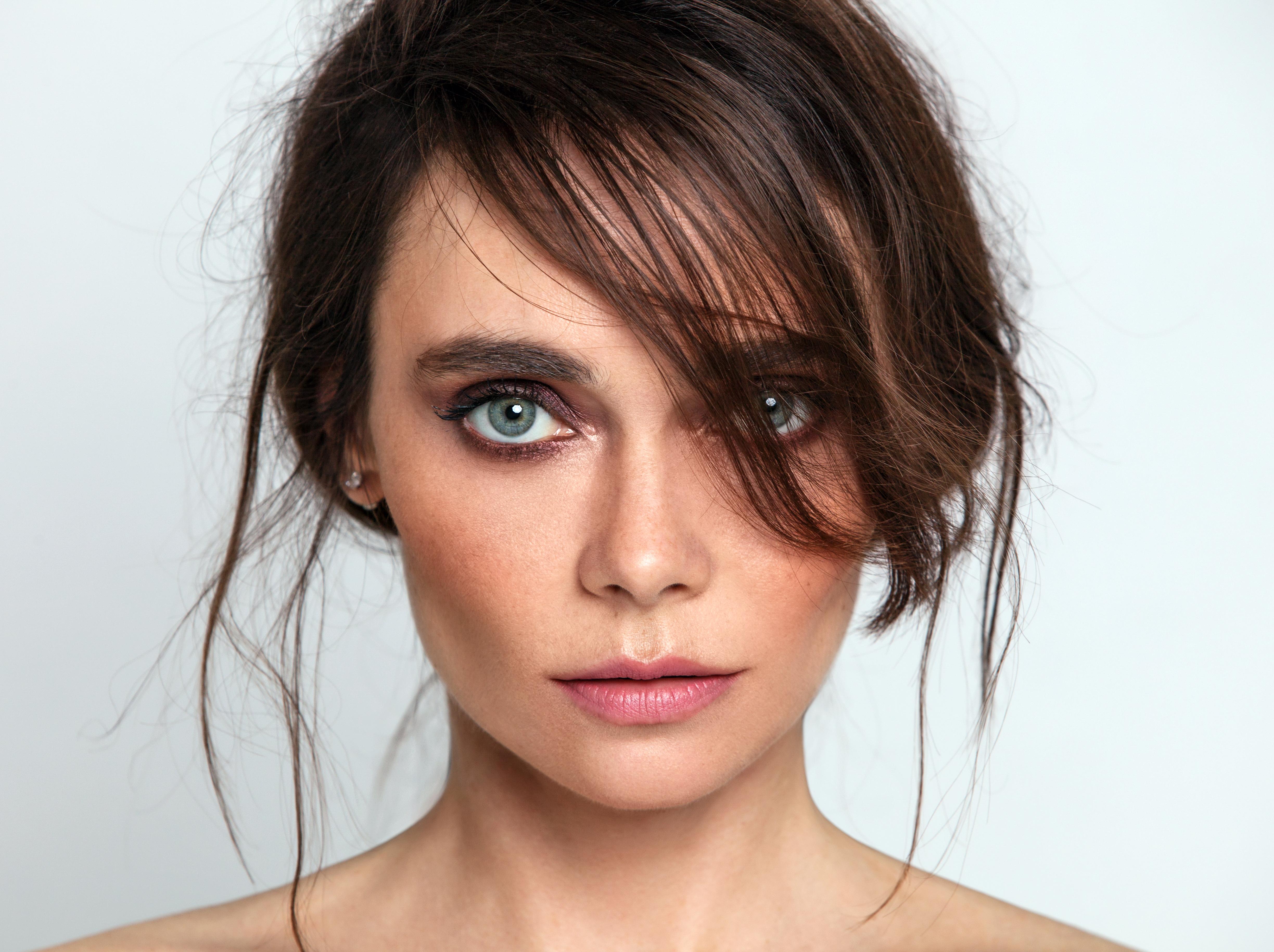 actor Anna Danshina large photo