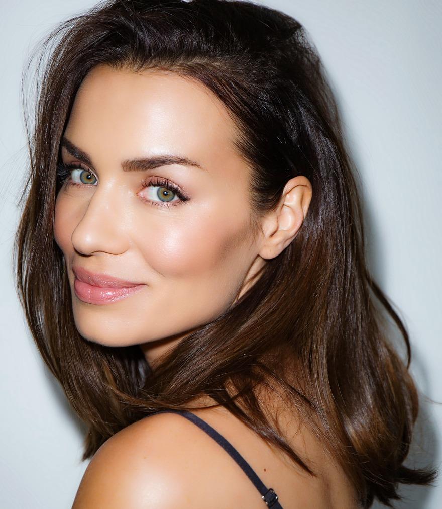 actor Rebecca Marshall large photo