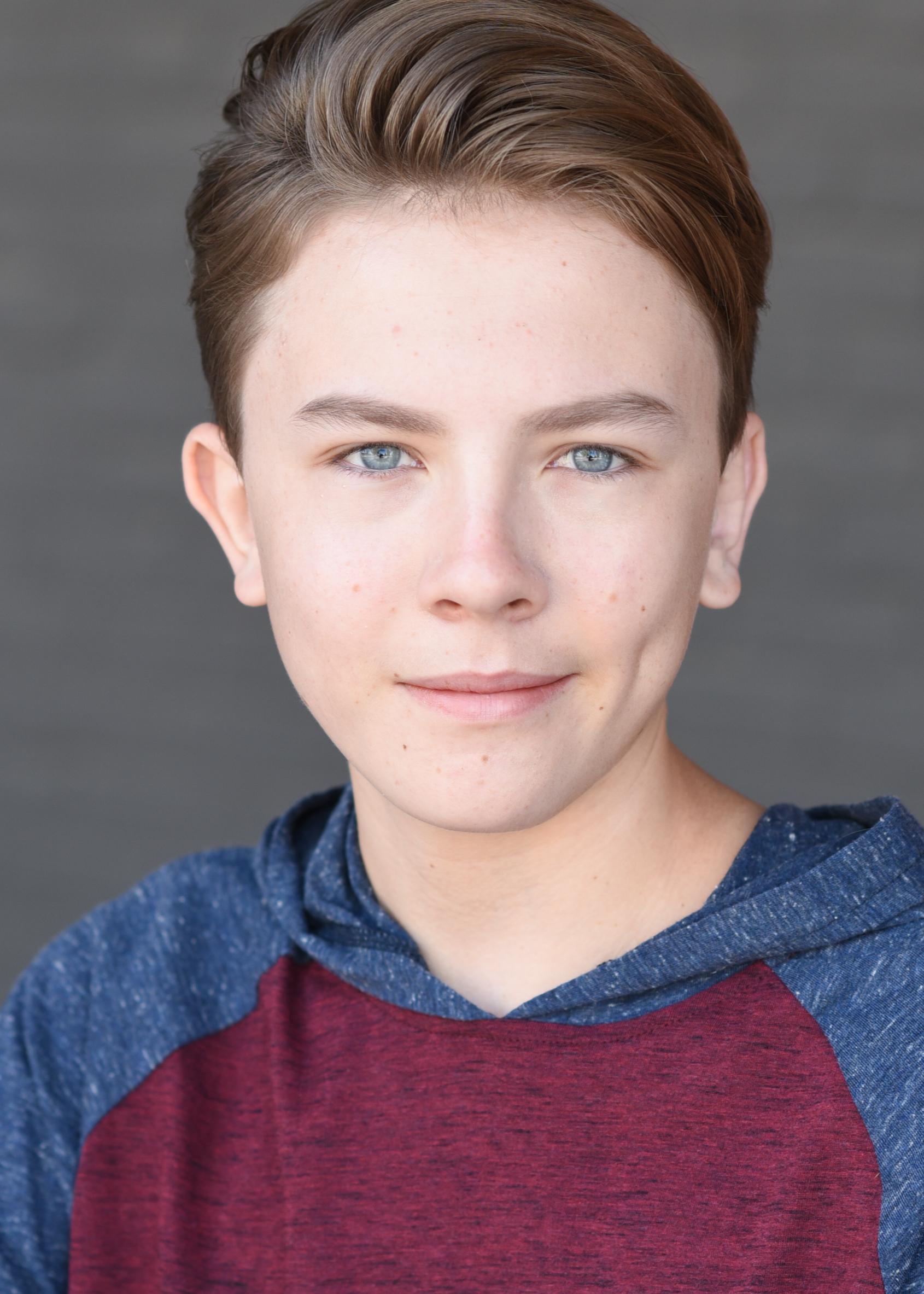 actor Aiden Hartman large photo