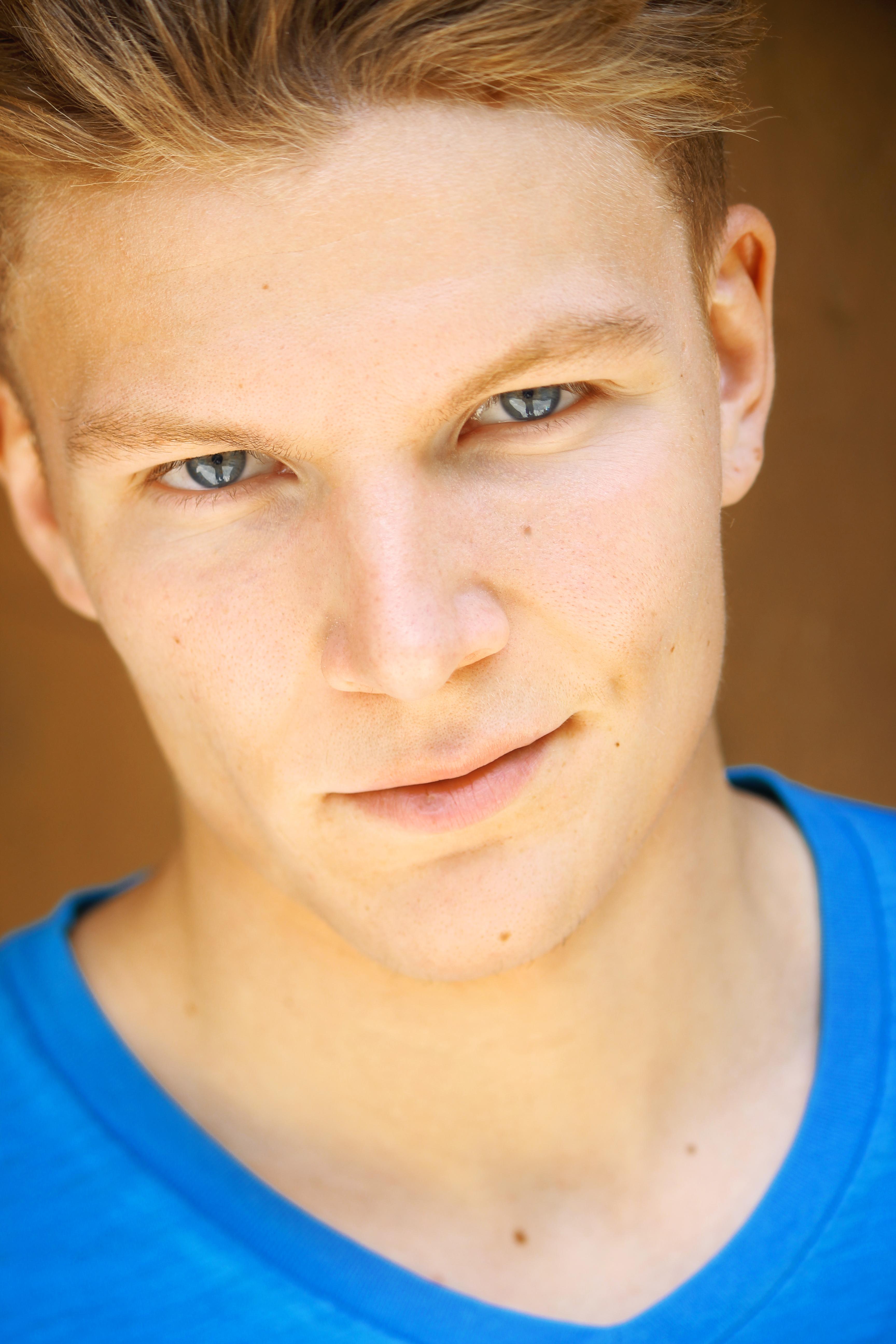 actor Jesse Popp large photo