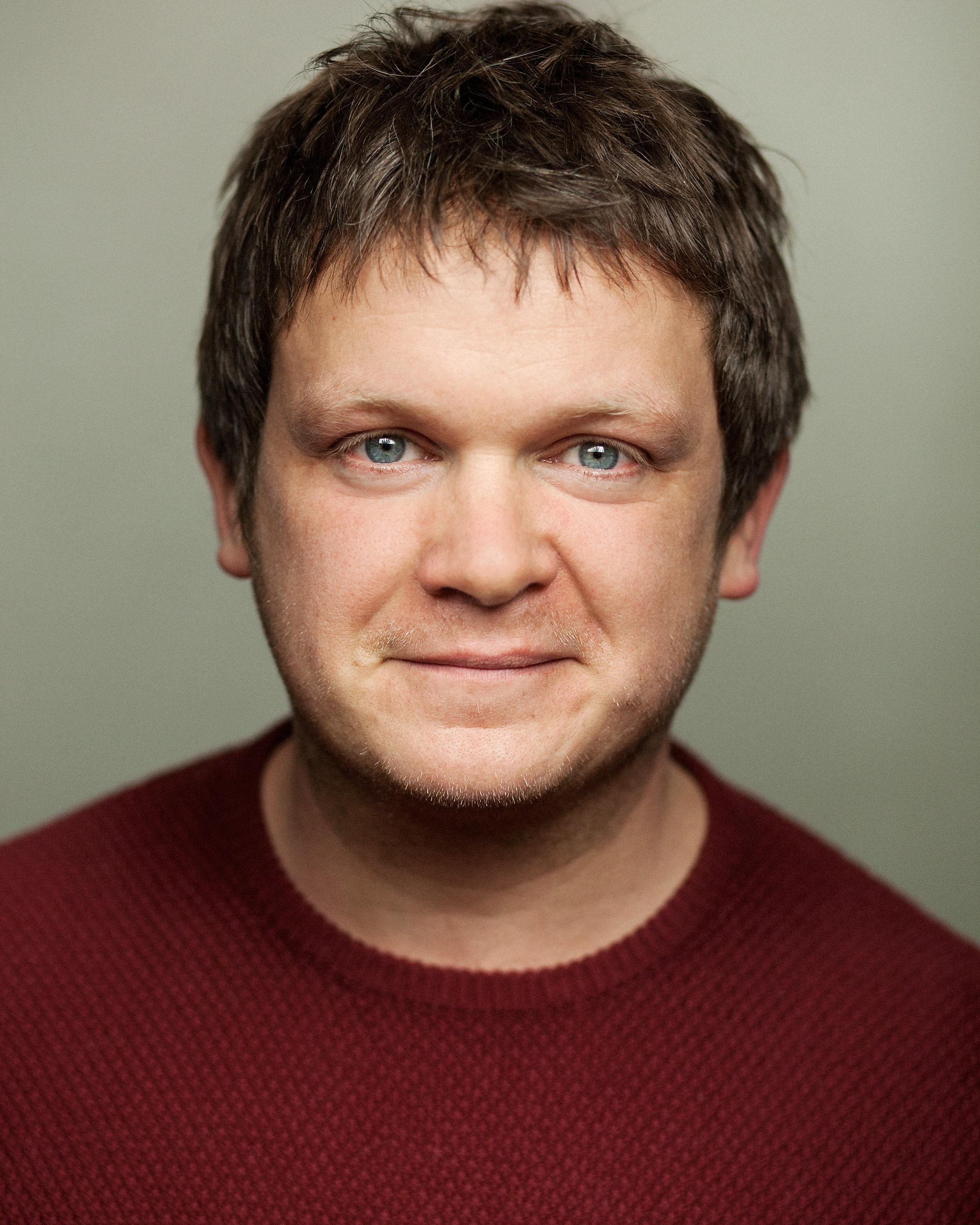 actor Rob Witcomb large photo