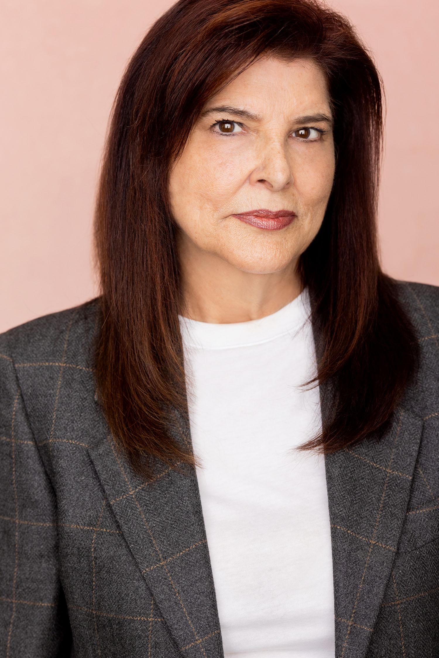 actor Gail Borges large photo