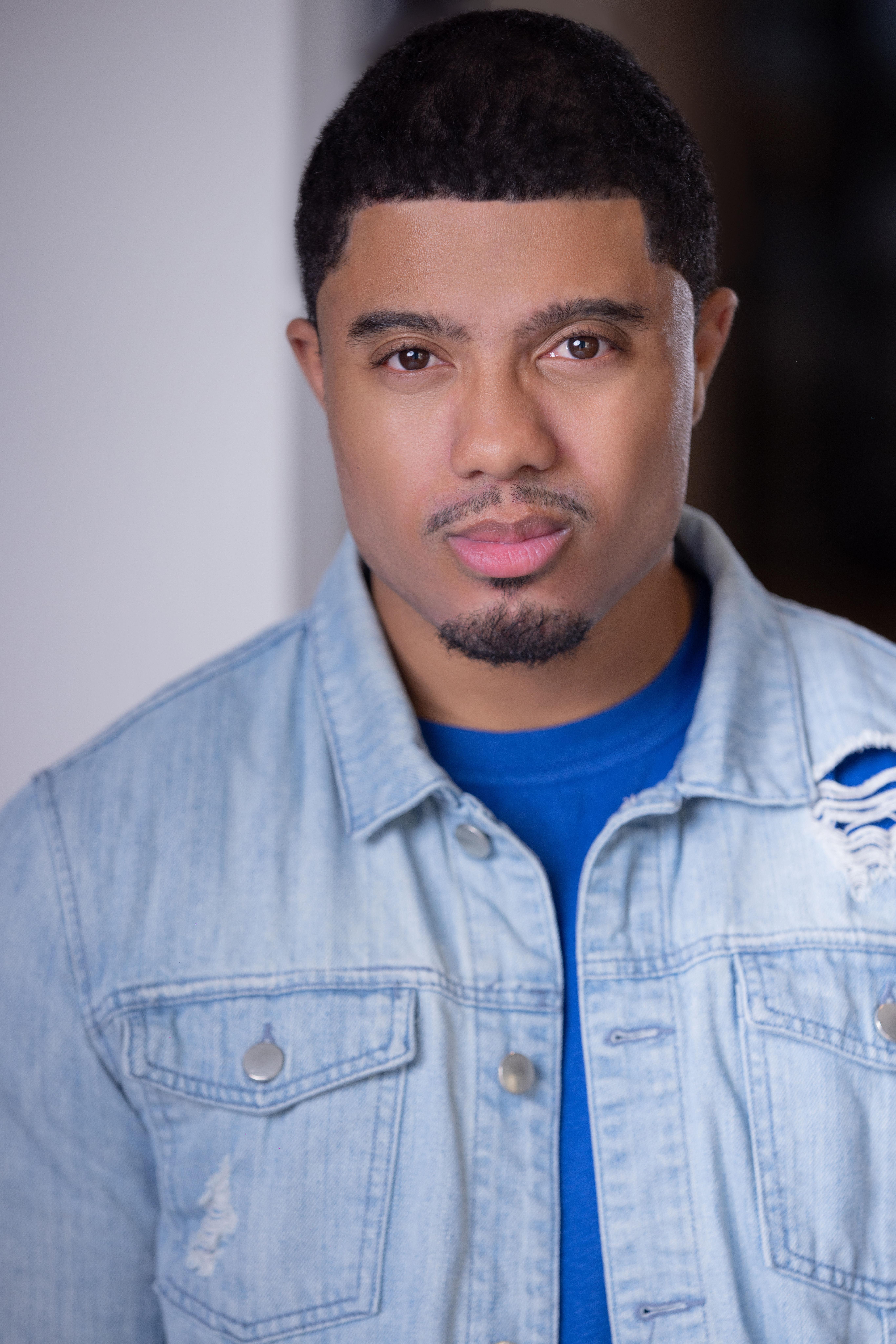 actor Troy Latham large photo