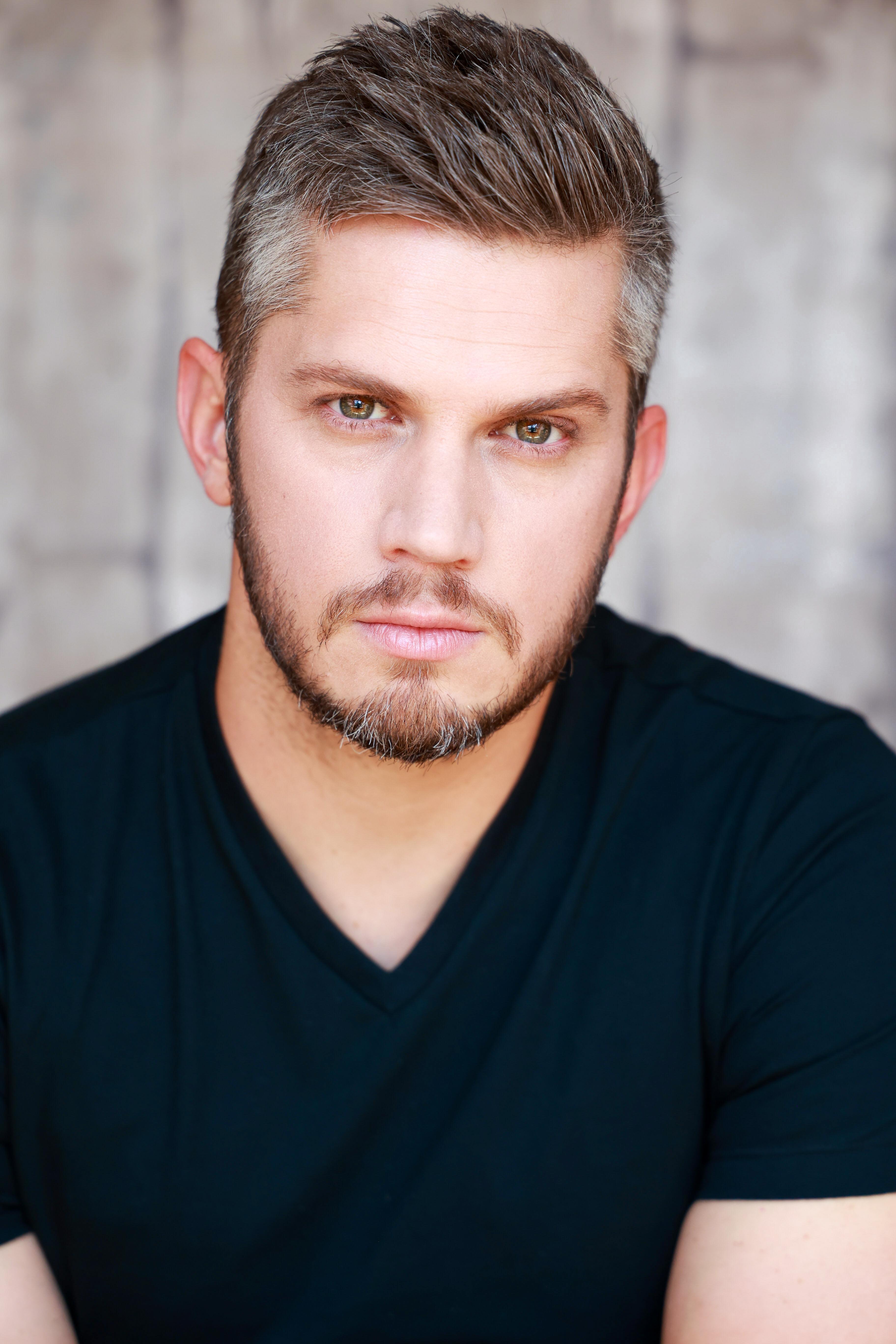 actor Josh Marble large photo