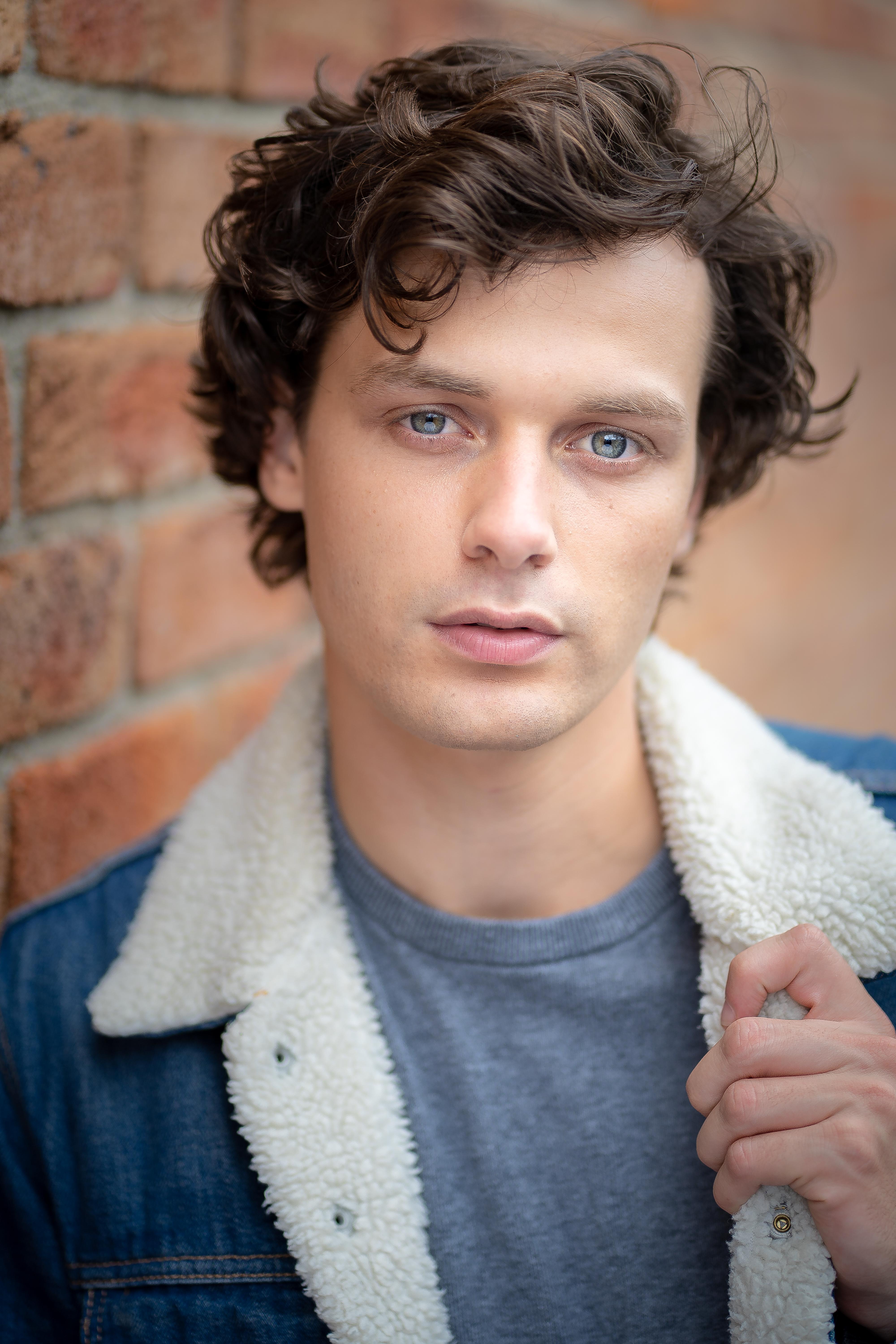 actor Jesse Hyde large photo