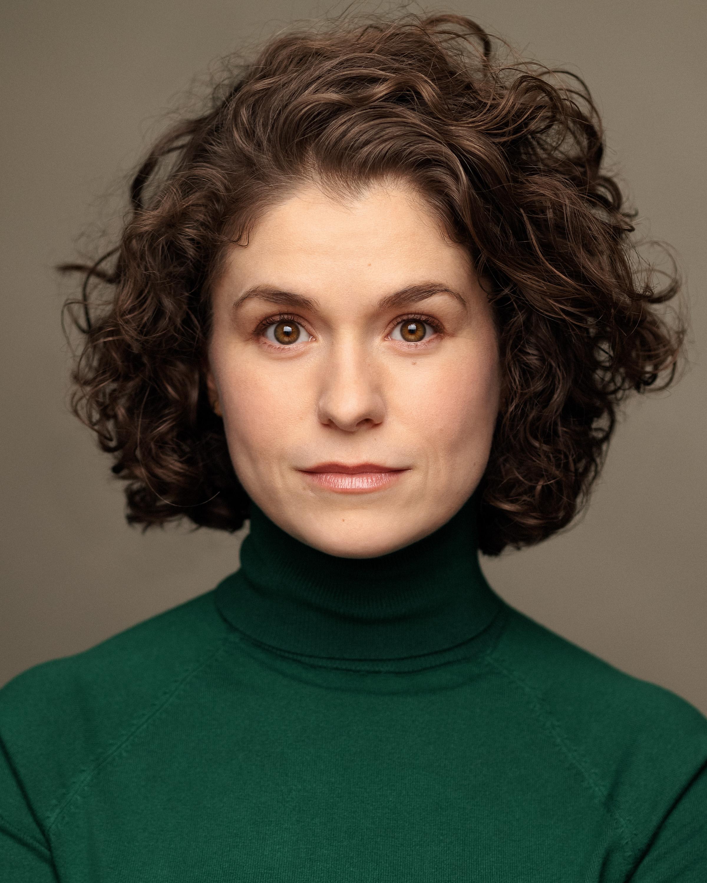 actor Jessica Baglow large photo