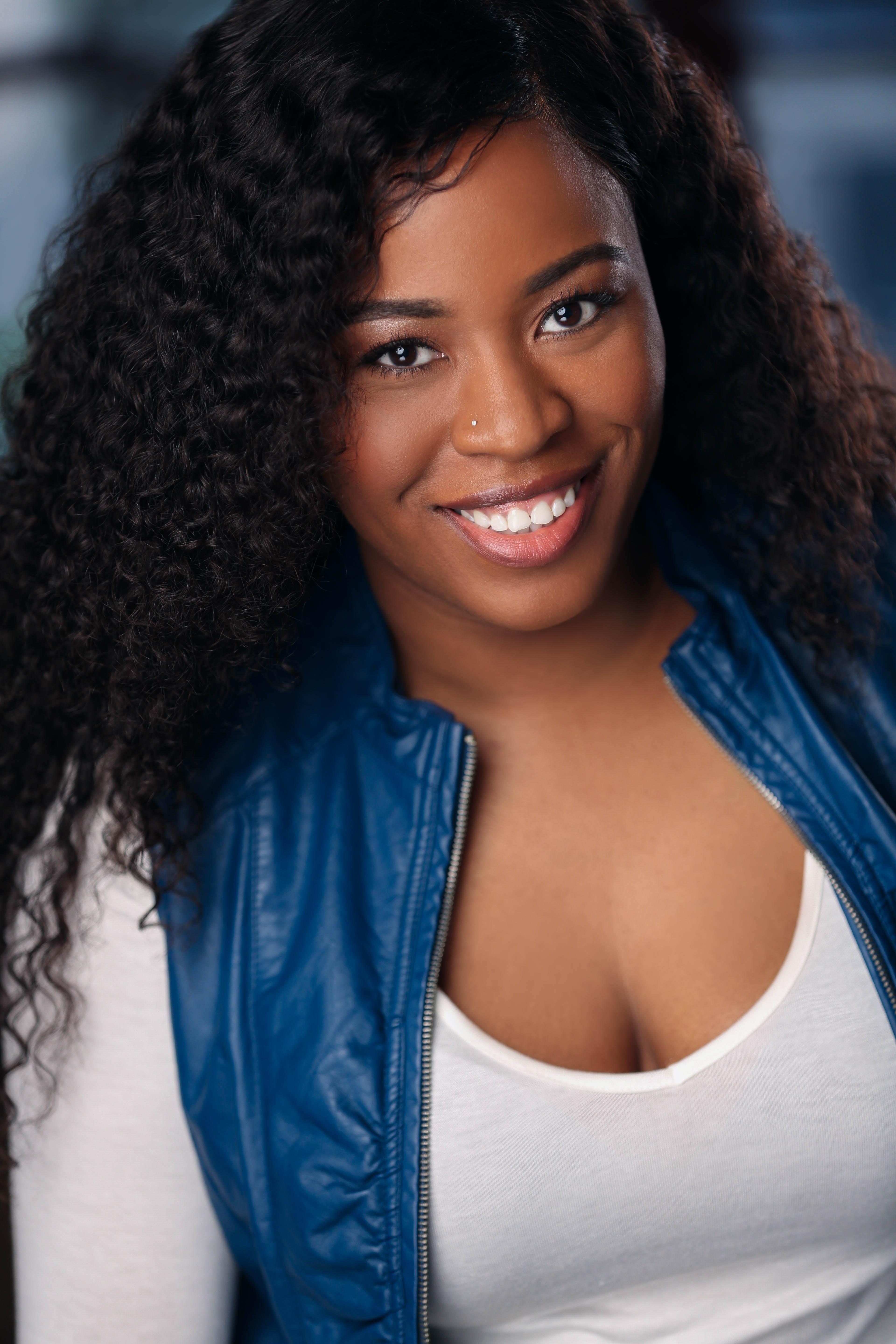 actor Kiara C. Bennett large photo