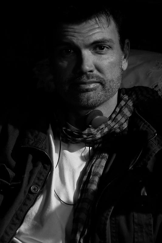 actor Larry Wade Carrell large photo