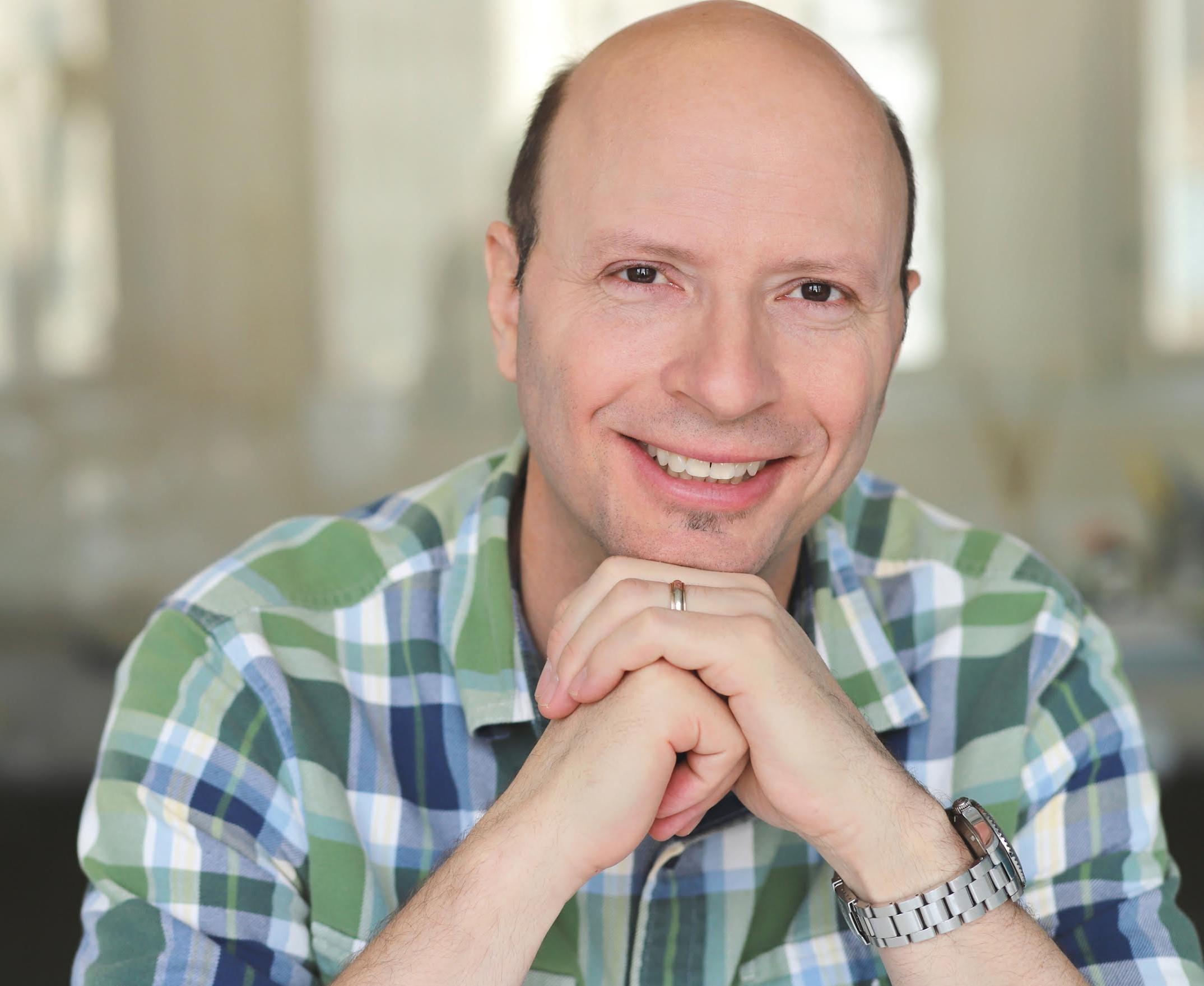 actor Geoff Schuppert large photo