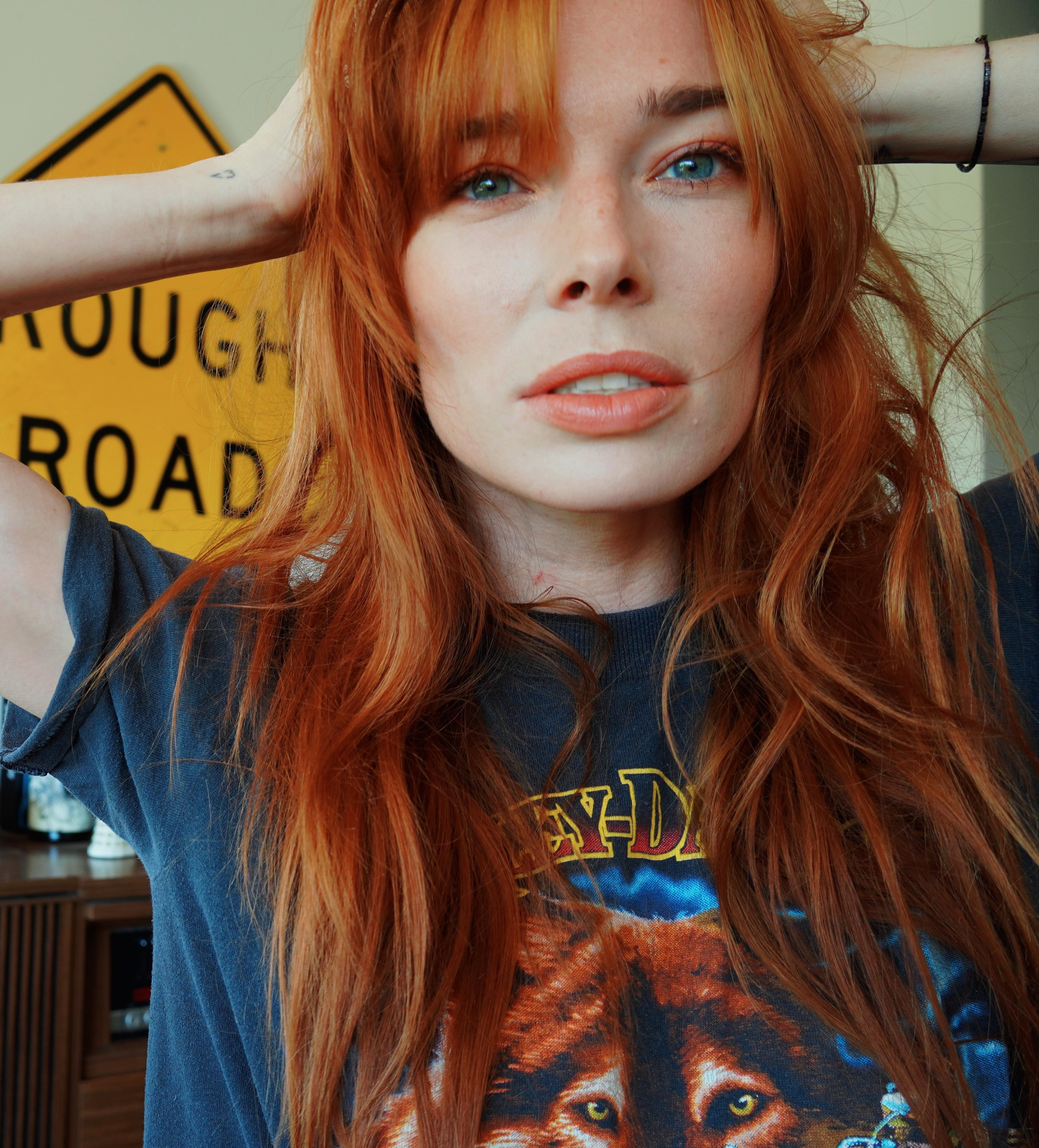 actor Chloe Dykstra large photo