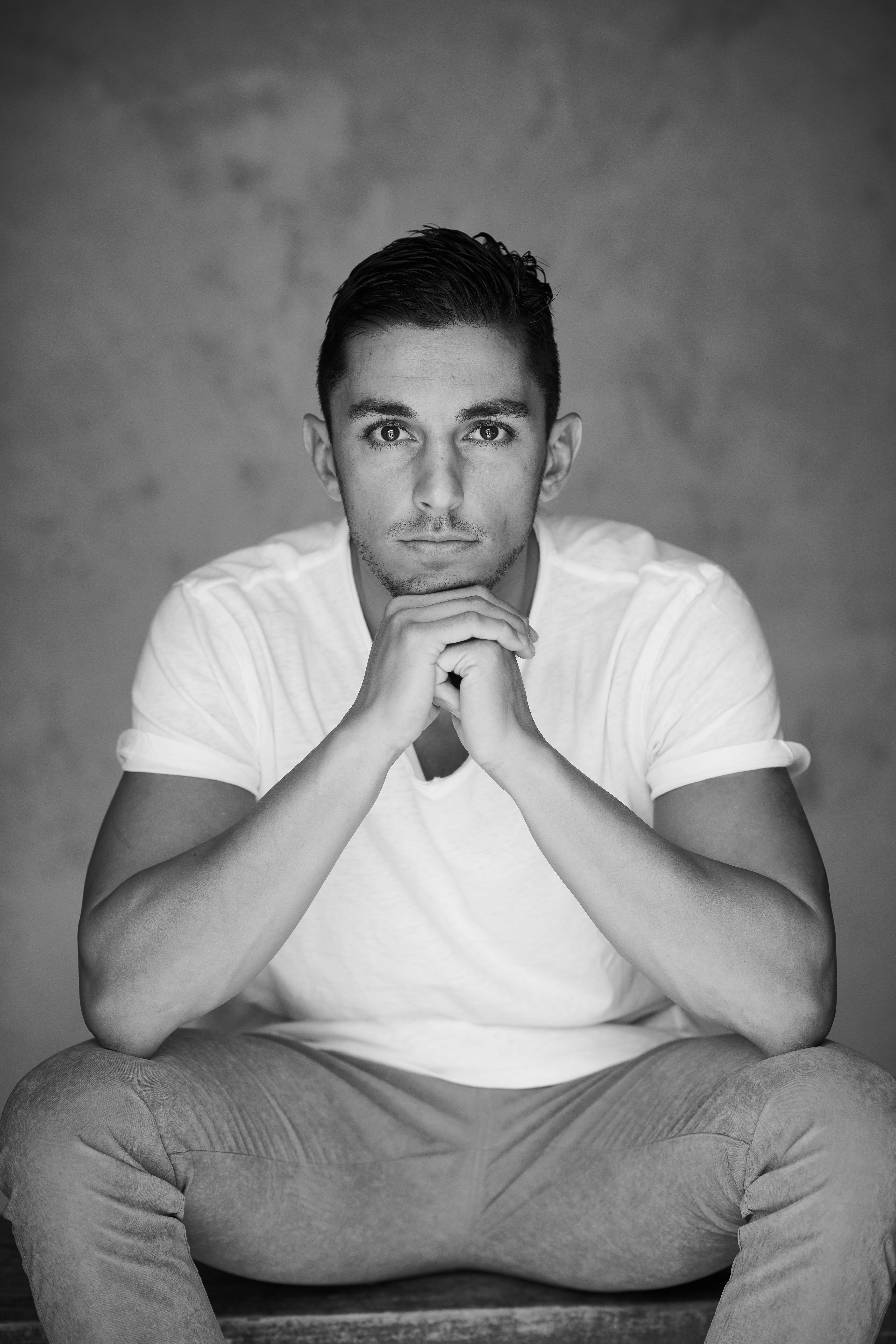 actor Julian Schaffner large photo