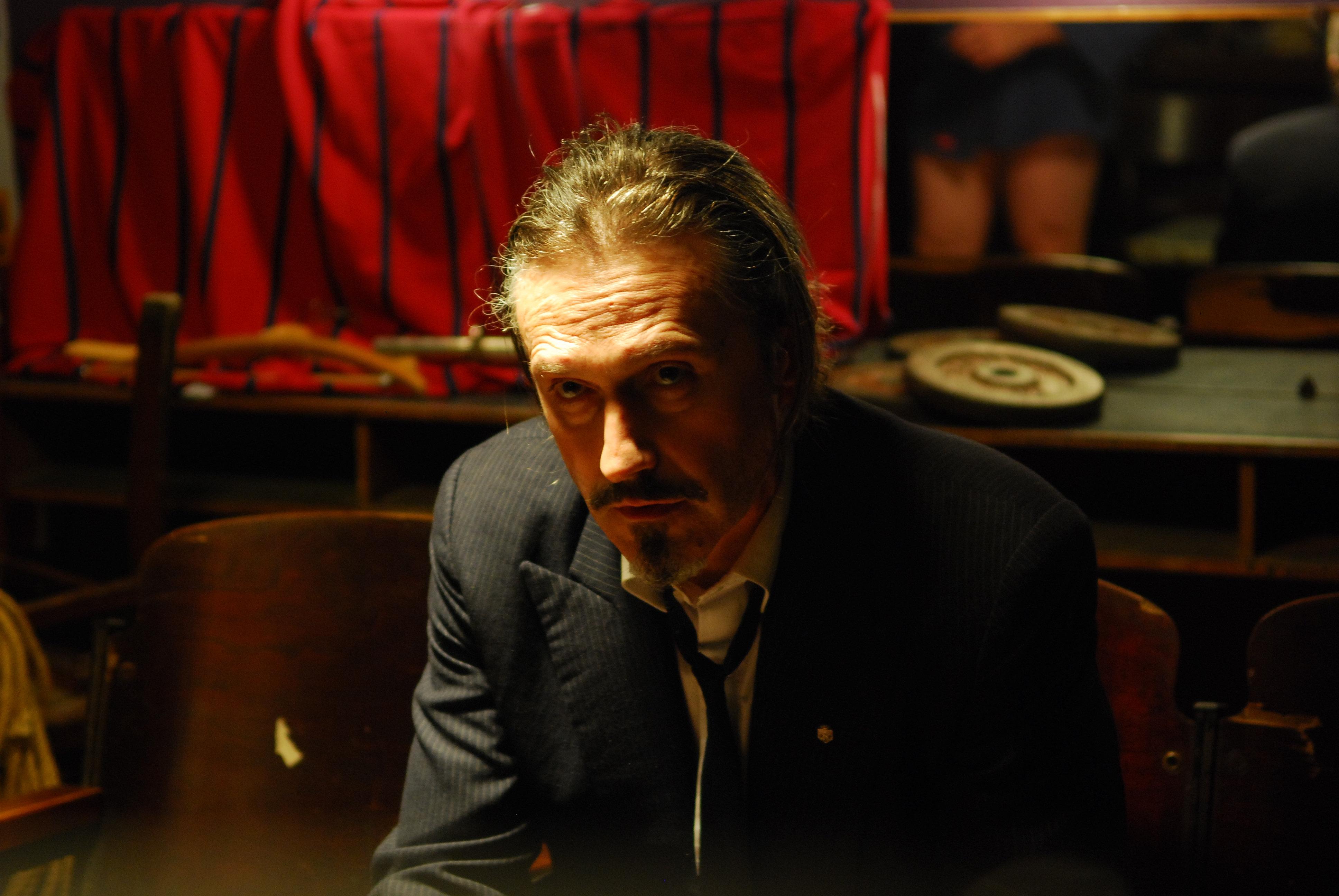 actor Gary Piquer large photo