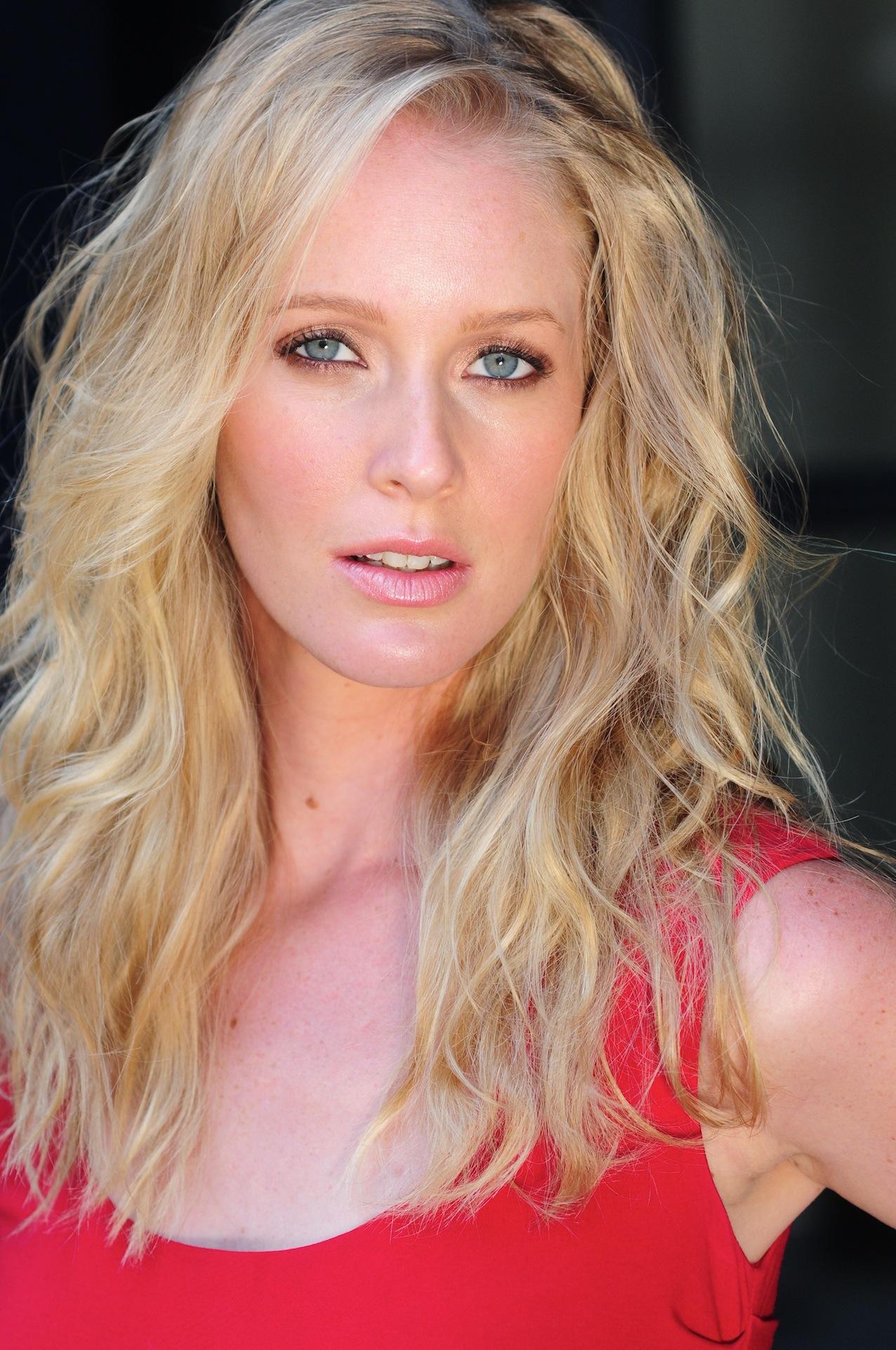 actor Emily Fonda large photo