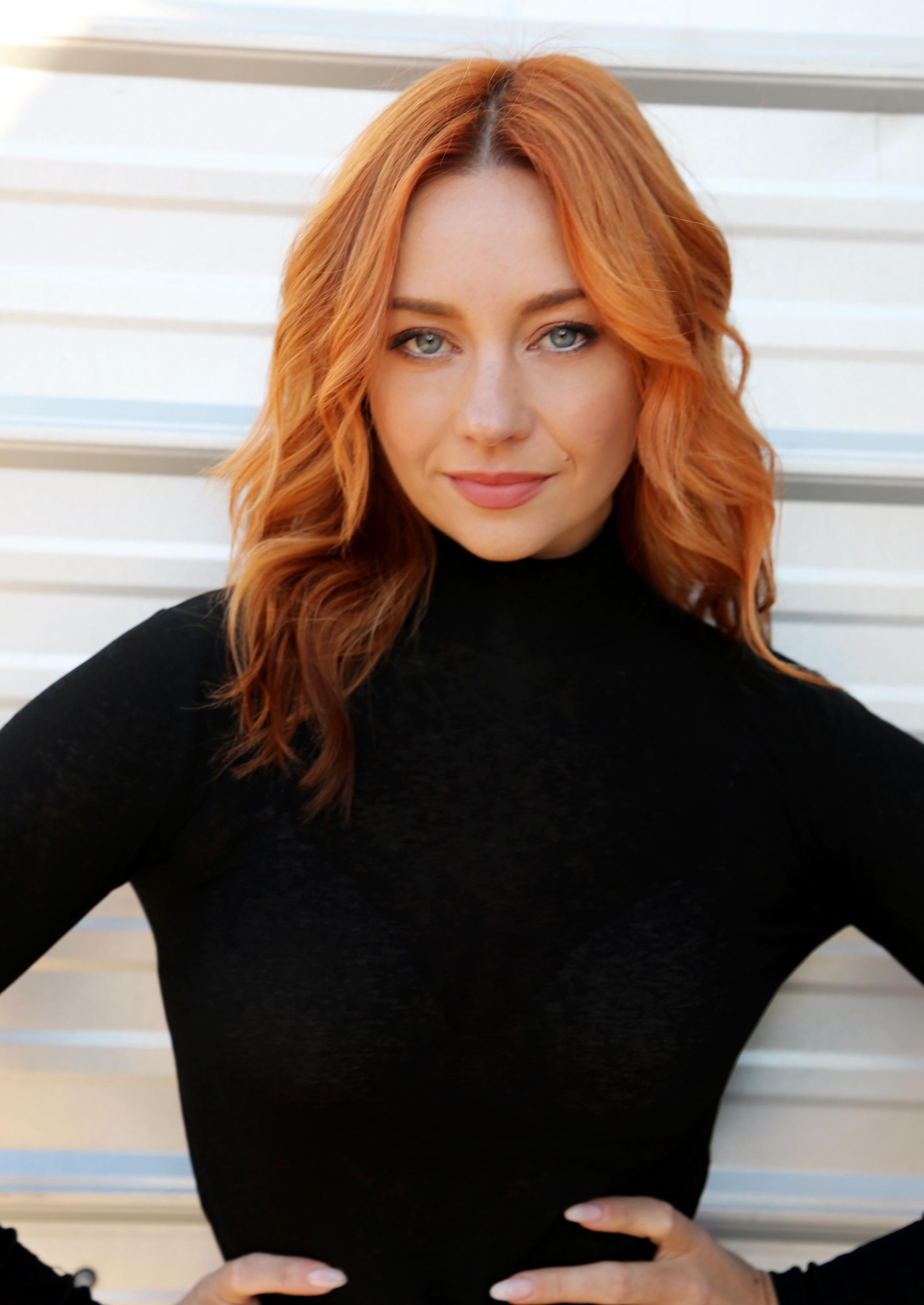 actor Shannon Mary Dixon large photo