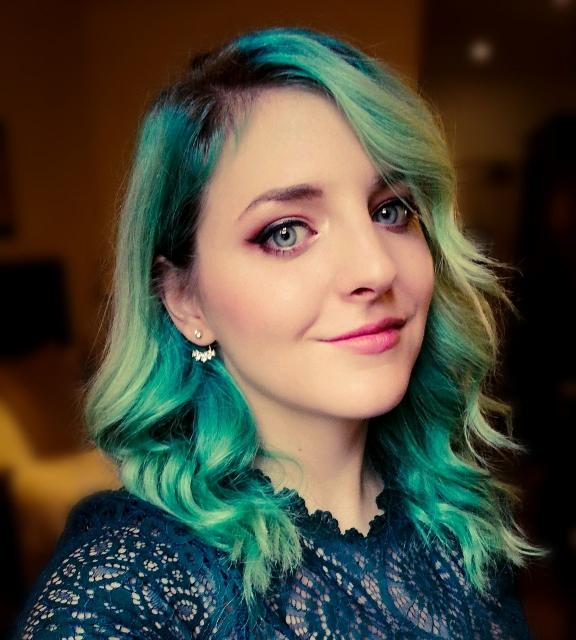 actor Kayla Stuhr large photo