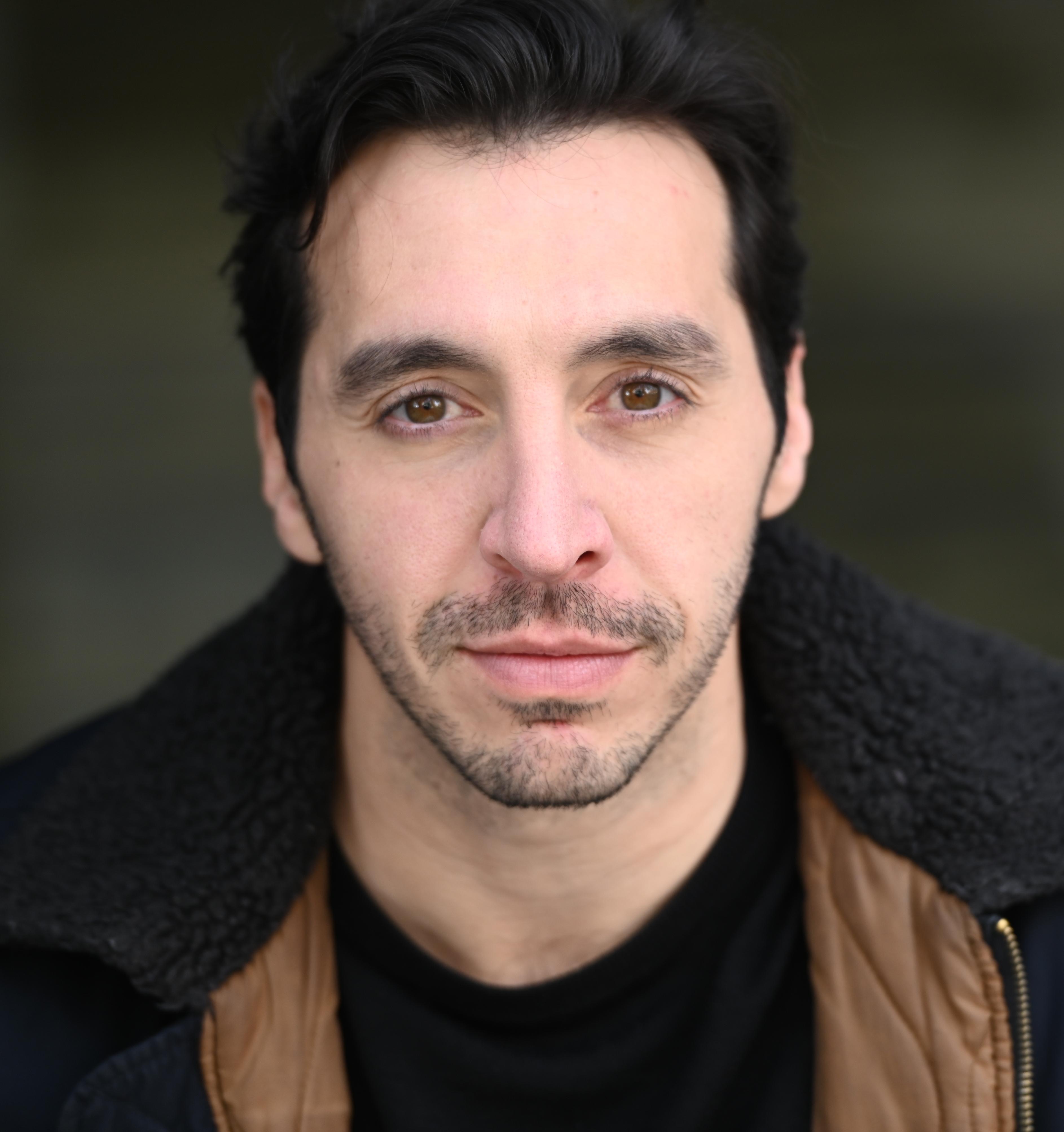 actor Vincent Andriano large photo