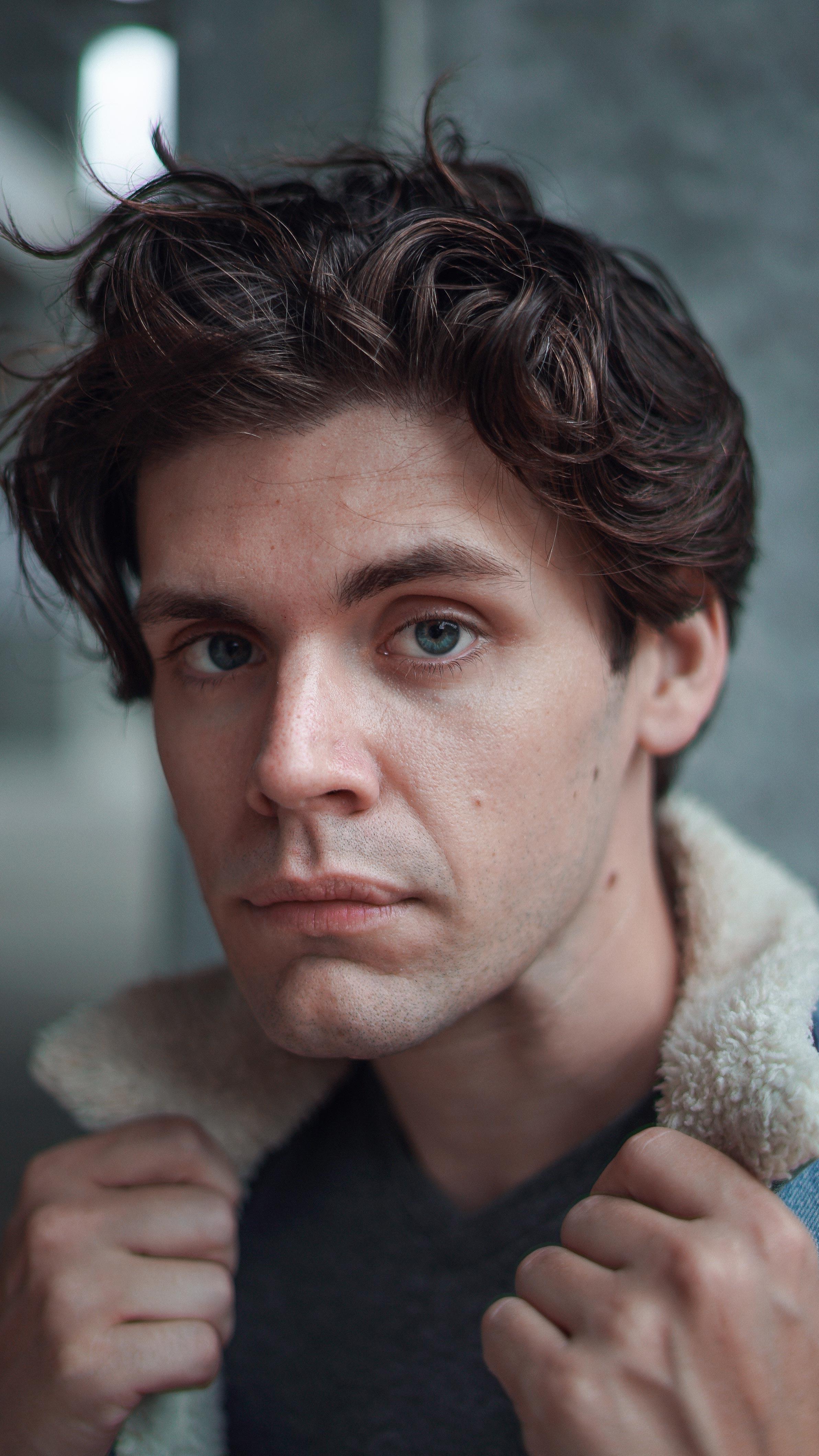 actor Johnny Ballance large photo